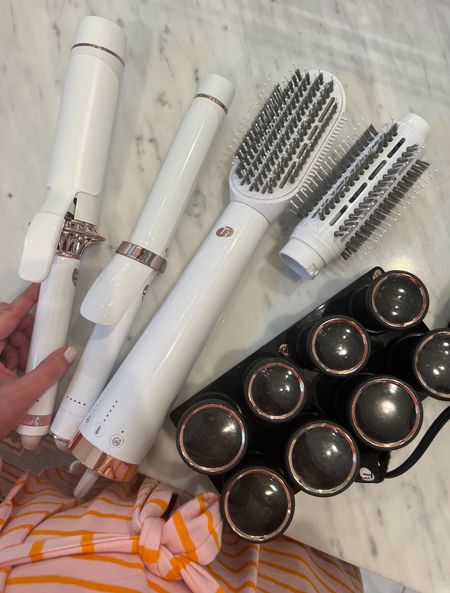 With the rising temps & humidity here in Nashville, good hair tools are key!

Use code mixandmatch to save 20% sitewide



#LTKSeasonal #LTKstyletip #LTKbeauty