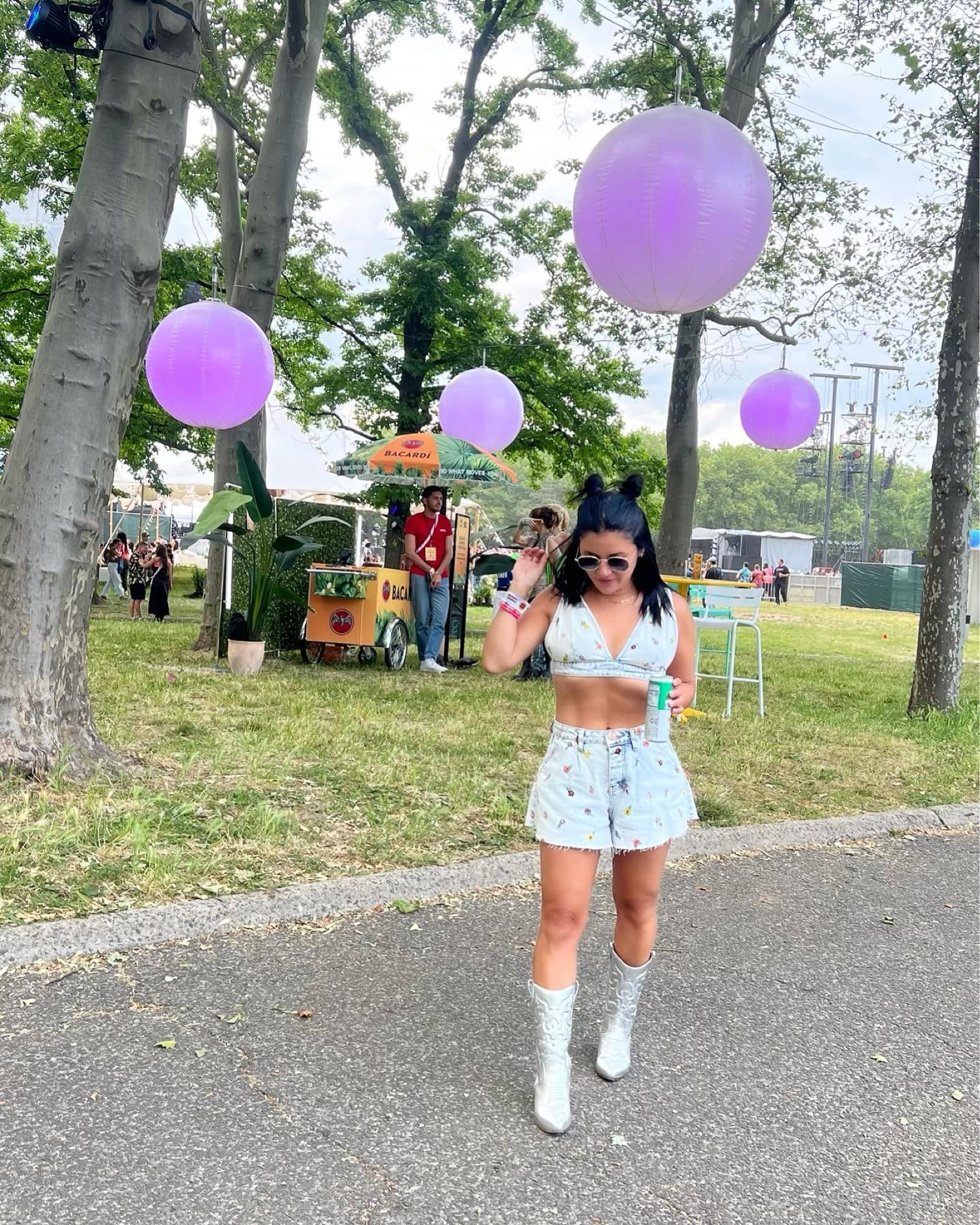 Denim outfit: size 0 shorts and XS top - runs big in the chest, should have sized down to XXS 


festival outfits, concert outfits, summer outfits, denim on denim 

#LTKunder100 #LTKunder50 #LTKSeasonal