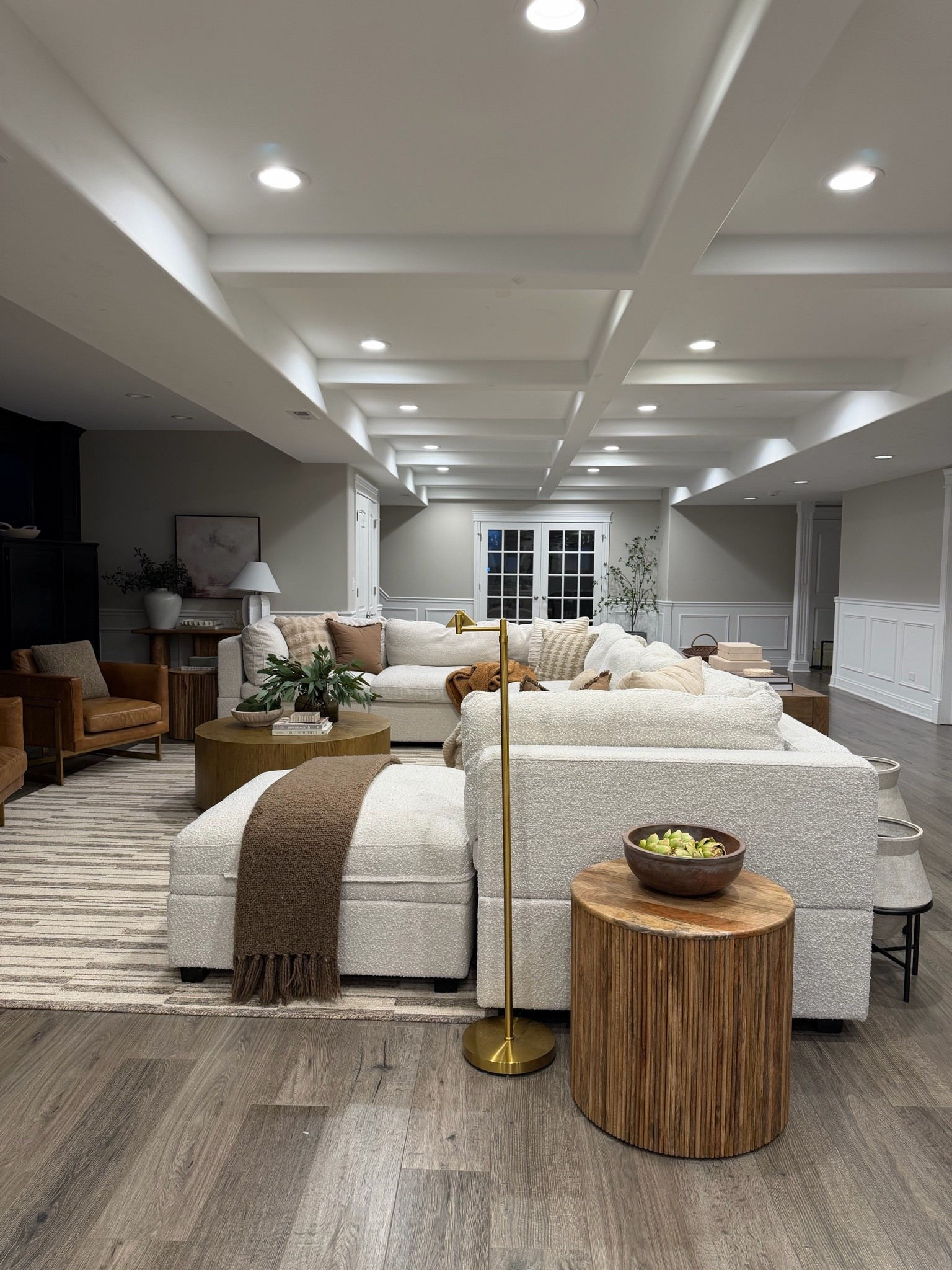 If you’re decorating a neutral living space — start here 🤍
These are the pieces I would choose again and again.

Linked here on LTK.

#LTKHome #LTKSaleAlert
