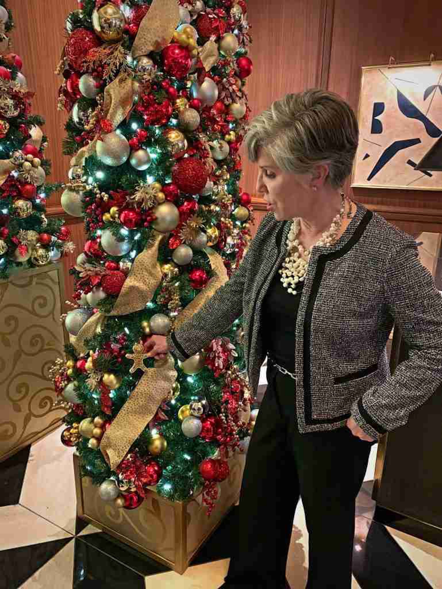 Are you looking for a classy, timeless Christmas outfit? Or a perfect holiday tea 🫖/ office party look? I’ve got you covered! Take a boucle jacket, add it over a black tank and black pants. Wear some pearls at your neck (maybe layer 2 sets). Finish with a silver chain belt. Perfection!🎄🎄🎄

#LTKFindsUnder50 #LTKSeasonal #LTKOver40
