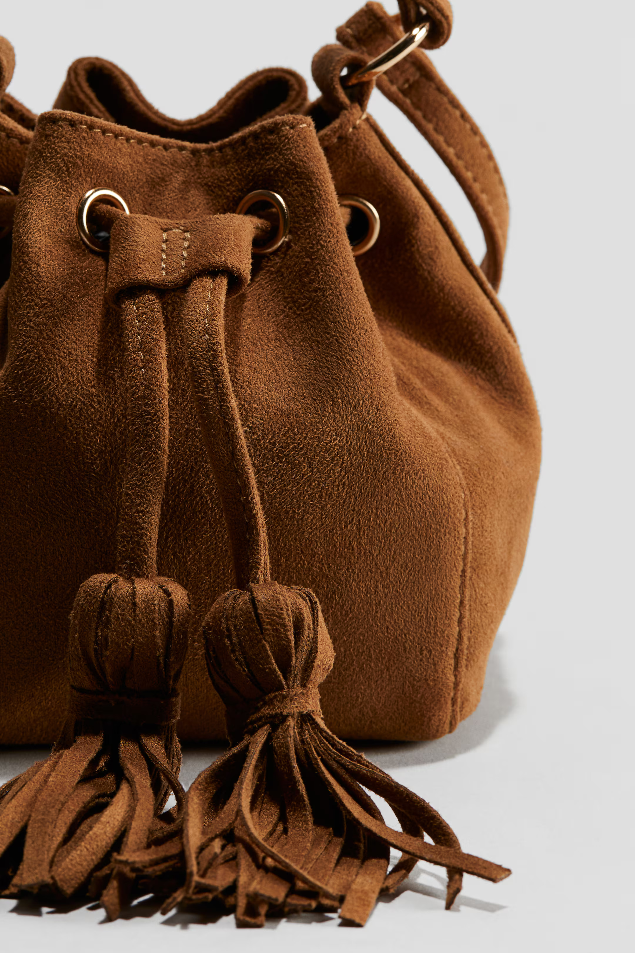 Napped bucket bag | H&M (UK, MY, IN, SG, PH, TW, HK)