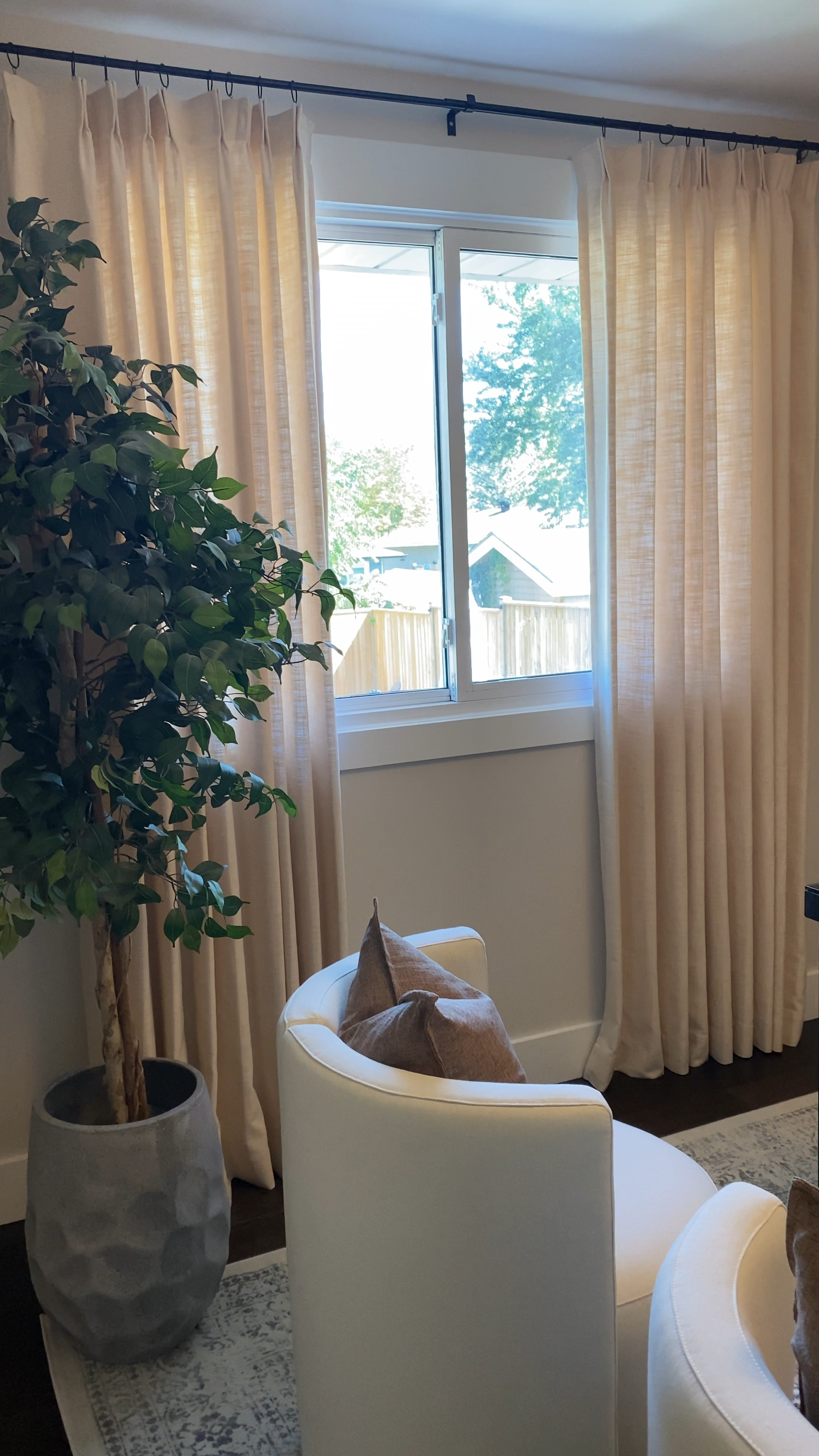 Two pages curtains!

Love these neutral curtains for the office 🤎

 #twopagescurtains #shelfstyling #shelfstyle #shelfstylingideas #shelfstylinginspo #kitchendesign #kitchendecor #kitcheninspiration #kitchenremodel #neutralhome #neutralhomedecor #neutral #neutraldecor #neutralstyle #neutraltones #neutralaesthetic #homedesign #homedecor #homesweethome #home #homestyle #homeinterior #organicmodern #organicmoderndesign 

#LTKstyletip #LTKhome #LTKfindsunder100