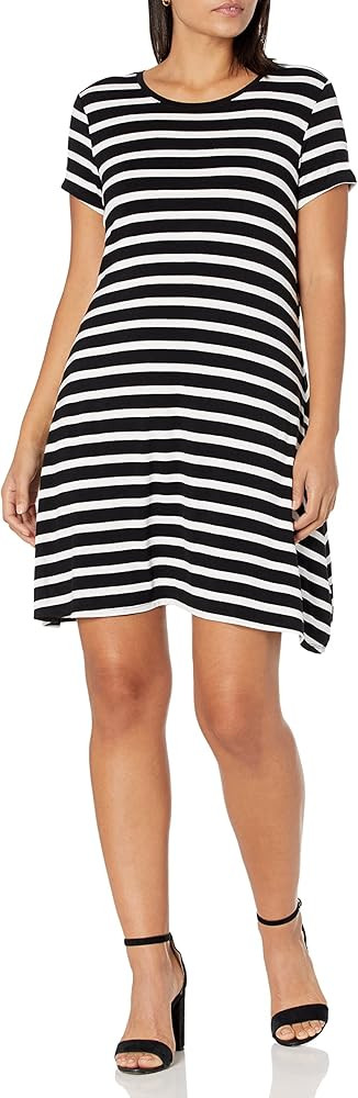 Amazon Essentials Women's Short-Sleeve Scoop Neck Swing Dress | Amazon (US)