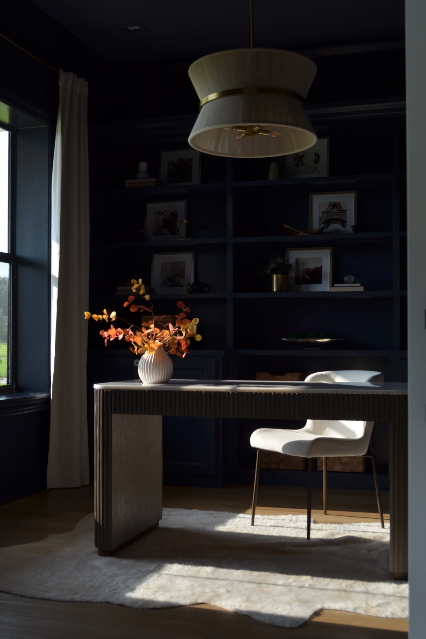 Wayfair in the office. This light costs $200 at a different store. 😱 The rug and certain decor pieces are also linked. 👍🏻

@wayfair #wayfair #wayfairpartner

#LTKHome