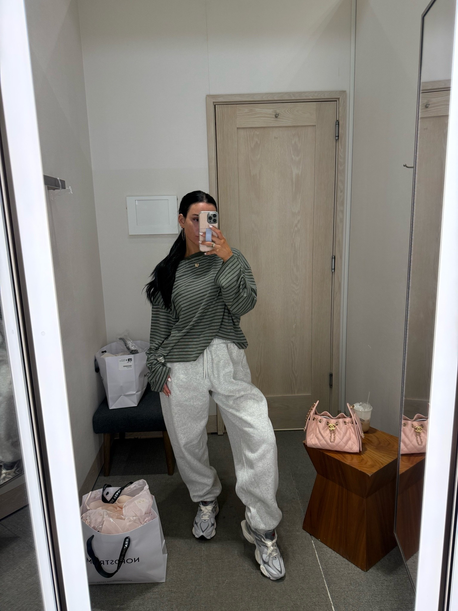 Comfy ootd 🤍




Joah Brown, Lululemon

#LTKgrwm #LTKootd