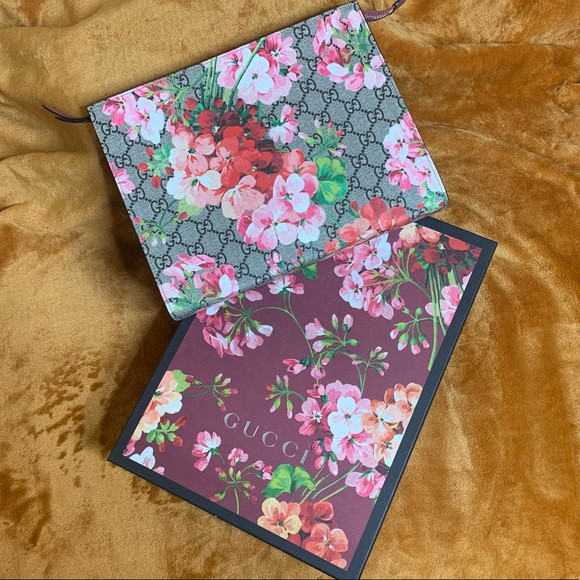 Gucci Pink Blooms Clutch | Poshmark