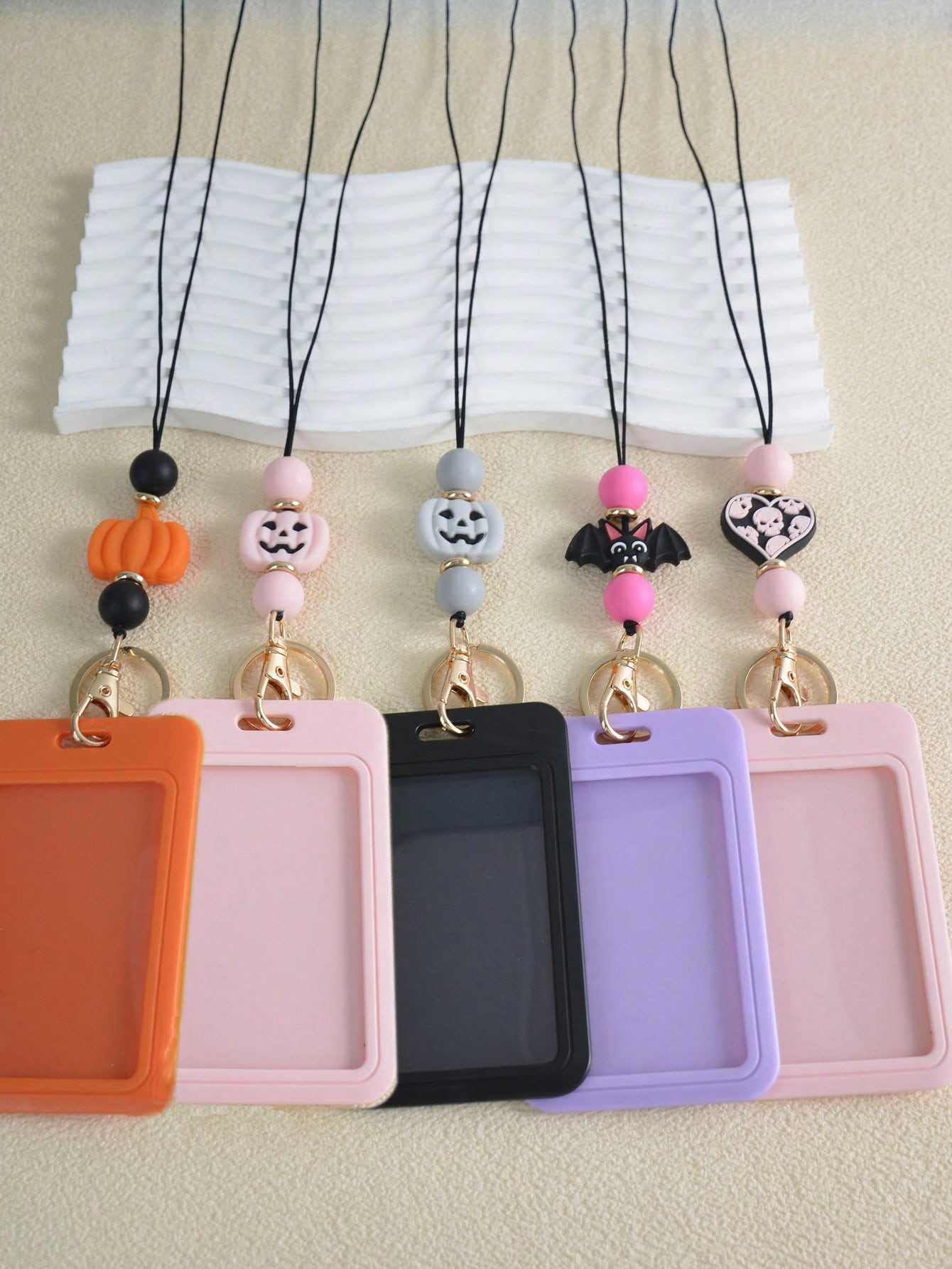 1pc Cute Ghost Pumpkin Bat Skeleton Beaded Silicone Keychain, Handmade Keyring, Lanyard, ID Badge... | SHEIN