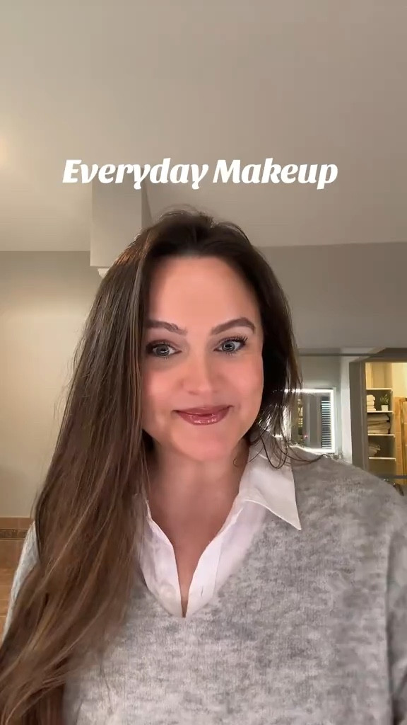 5 minute makeup routine 💄

Bronzer: Siene
 blush: Rouge
Eye brightener: Stella
Lip liner: Nude Honey
lipstick: Baby

#LTKBeauty