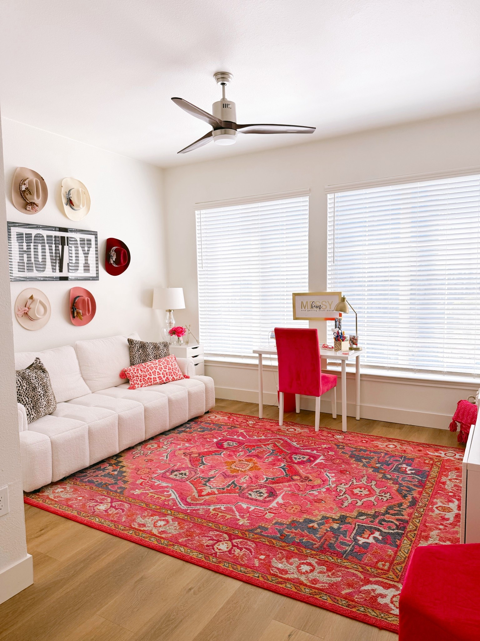 made the 2nd room my office/guest room!!! had to put all my pink somewhere! 

#LTKdayinmylife #LTKHome #LTKstorytime