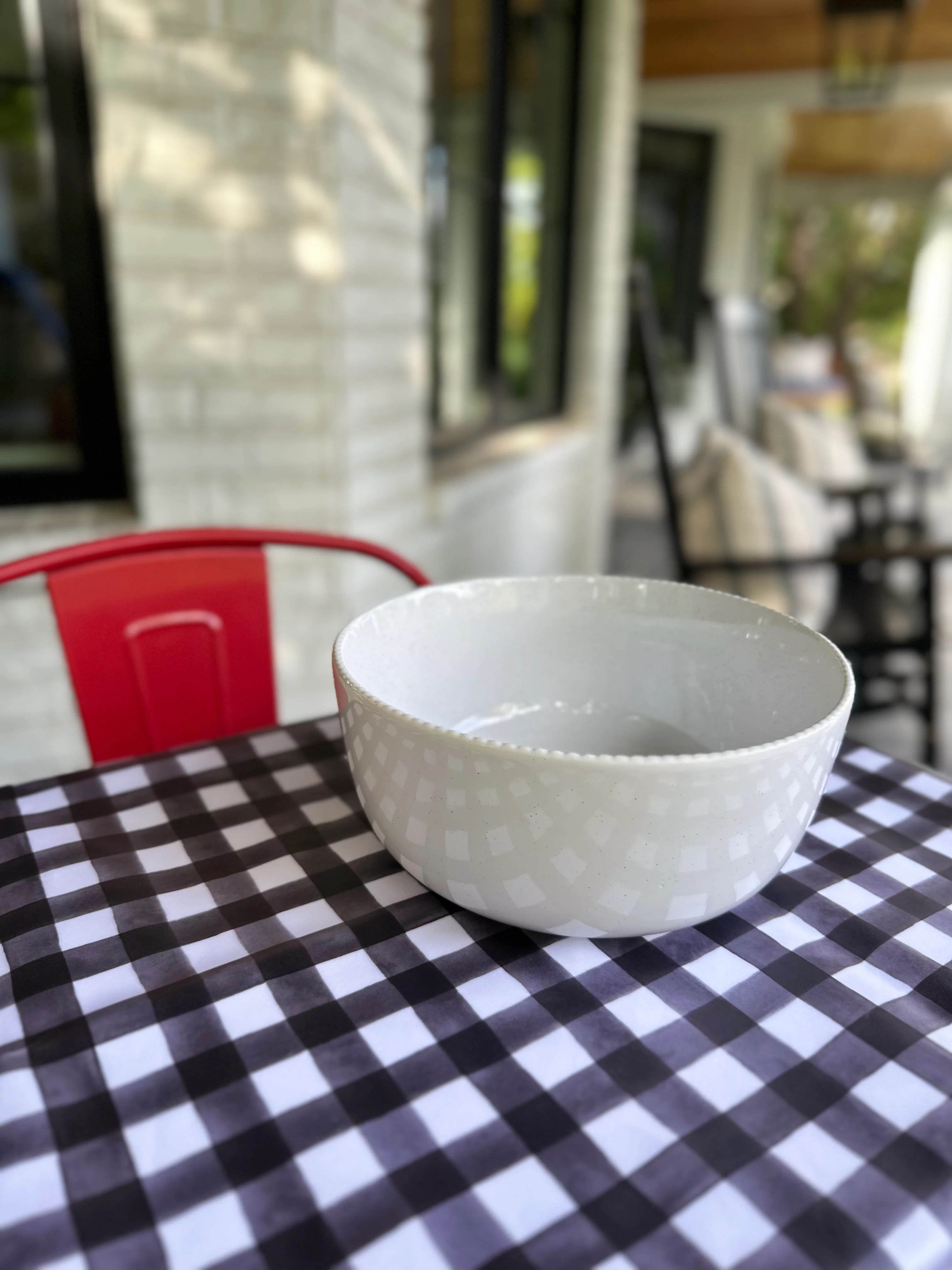 Everyday Brentwood Buffalo - Black | Table 06