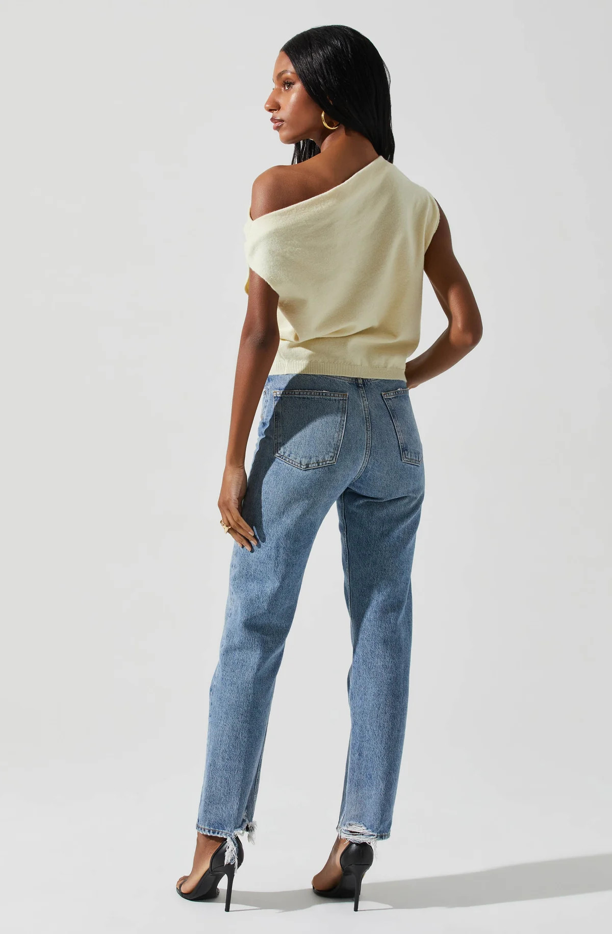 Devin Sleeveless One Shoulder Sweater | ASTR The Label (US)