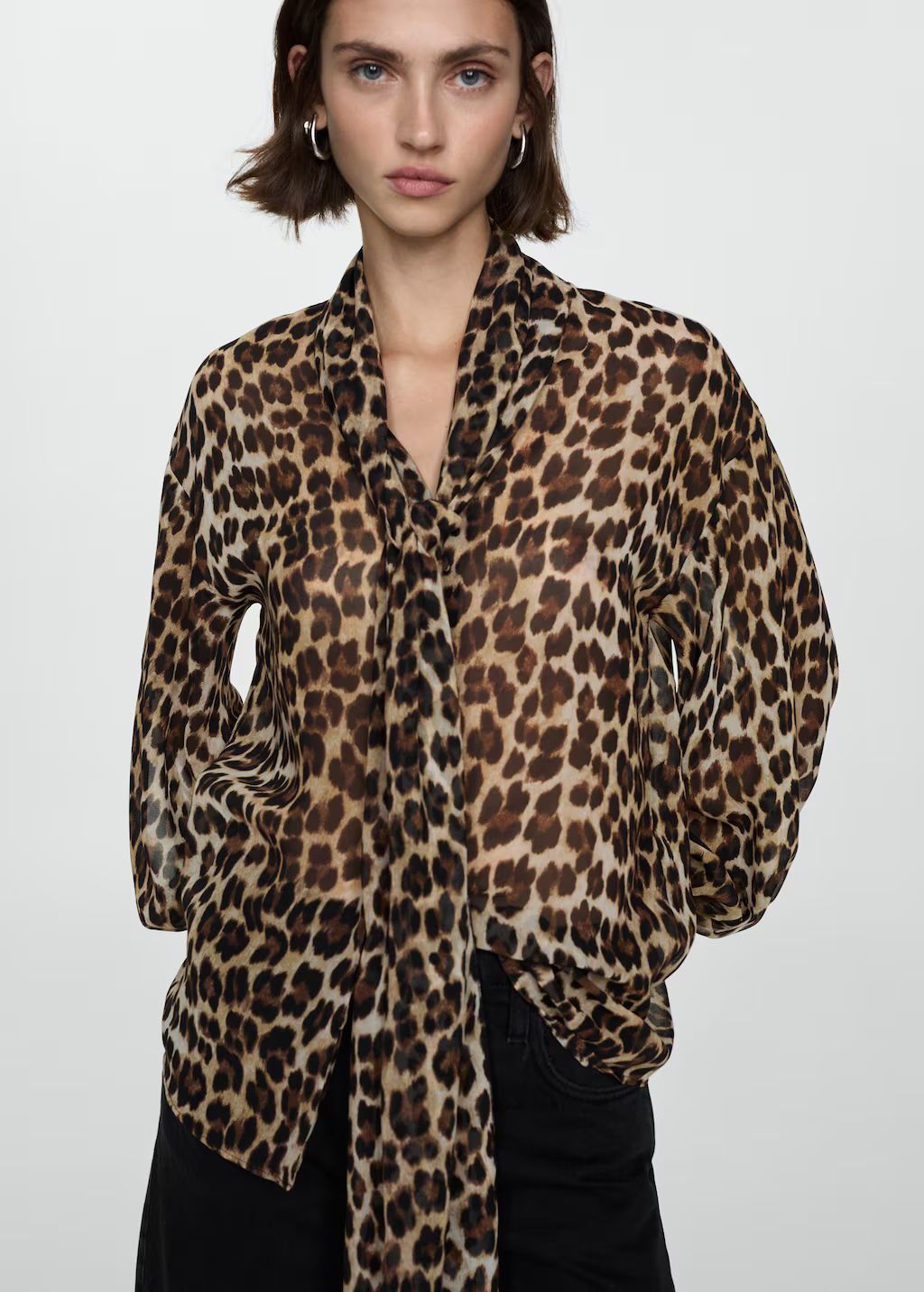 Leopard-print blouse with collar and bow  - Woman | MANGO USA | MANGO (US)