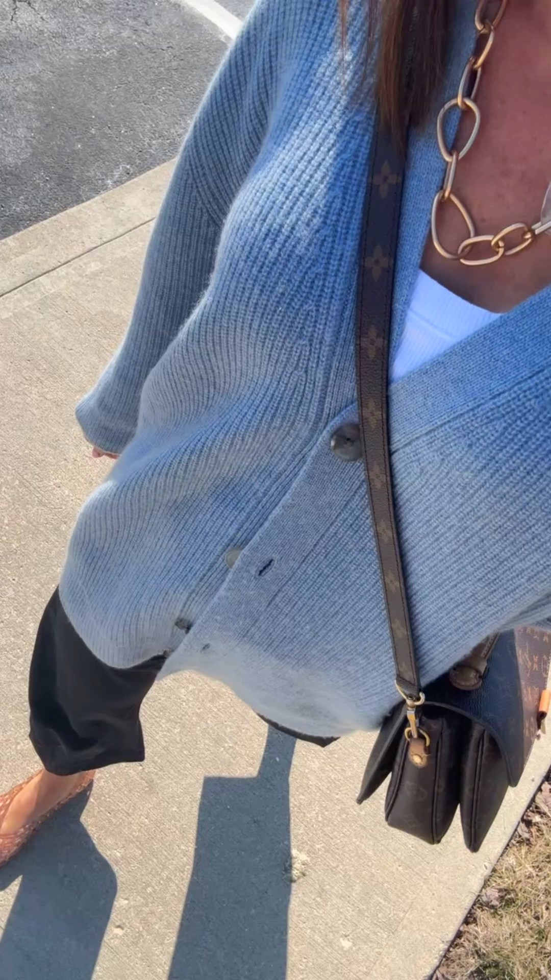 When you don’t know what to wear…wear these pants!! SO comfortable and flattering. Weekend. Workwear. Traveling. Etc. 
I’m 5’3” - size 2 petite. 
Small cardigan 
Jelly flats tts 

#LTKdayinmylife #LTKSeasonal