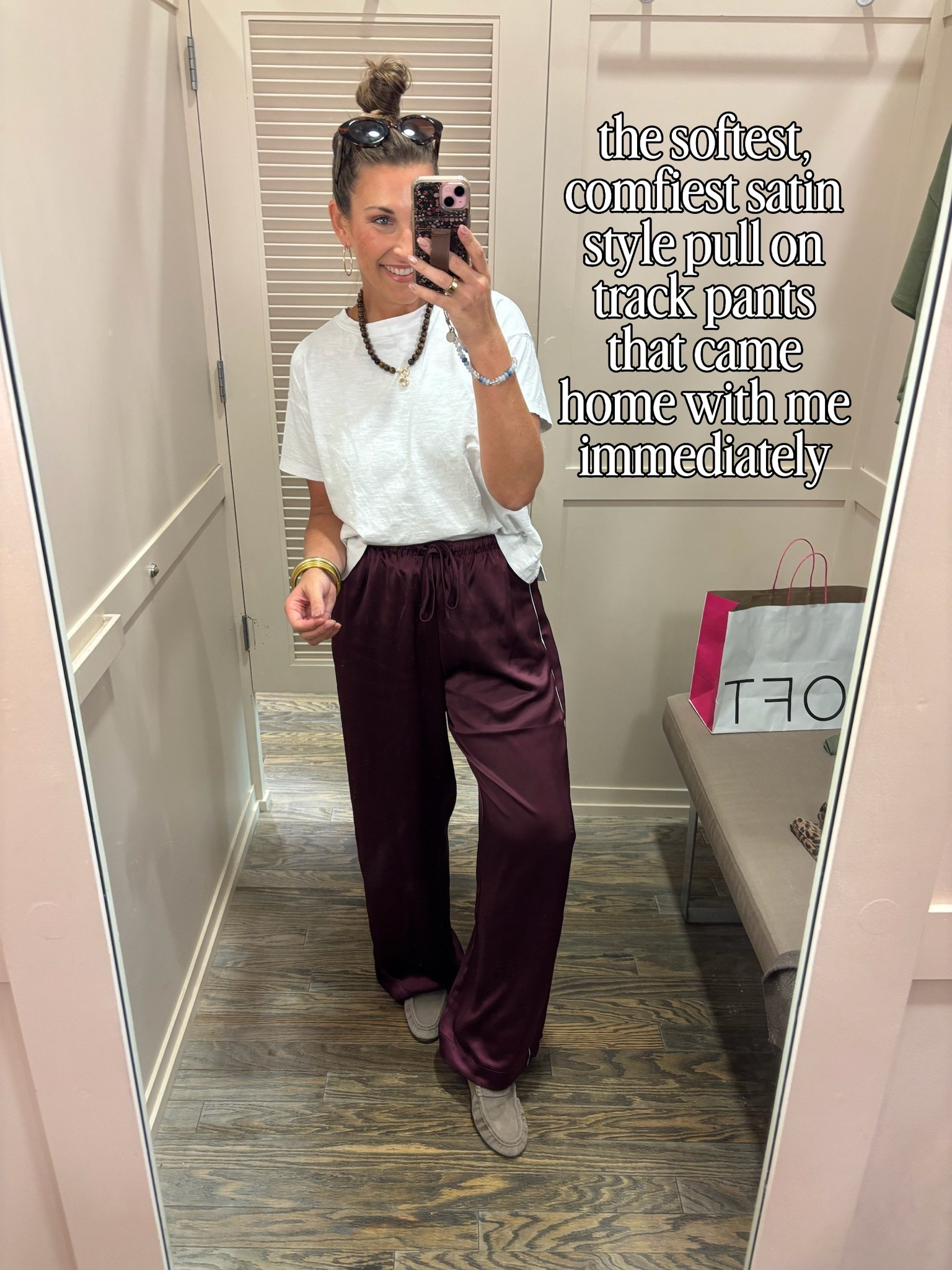 In love with these comfy satin track pants for fall!! This color is perfect & pairs nicely with a classic tee 🍁

TTS

#LTKootd #LTKSaleAlert #LTKmomlife