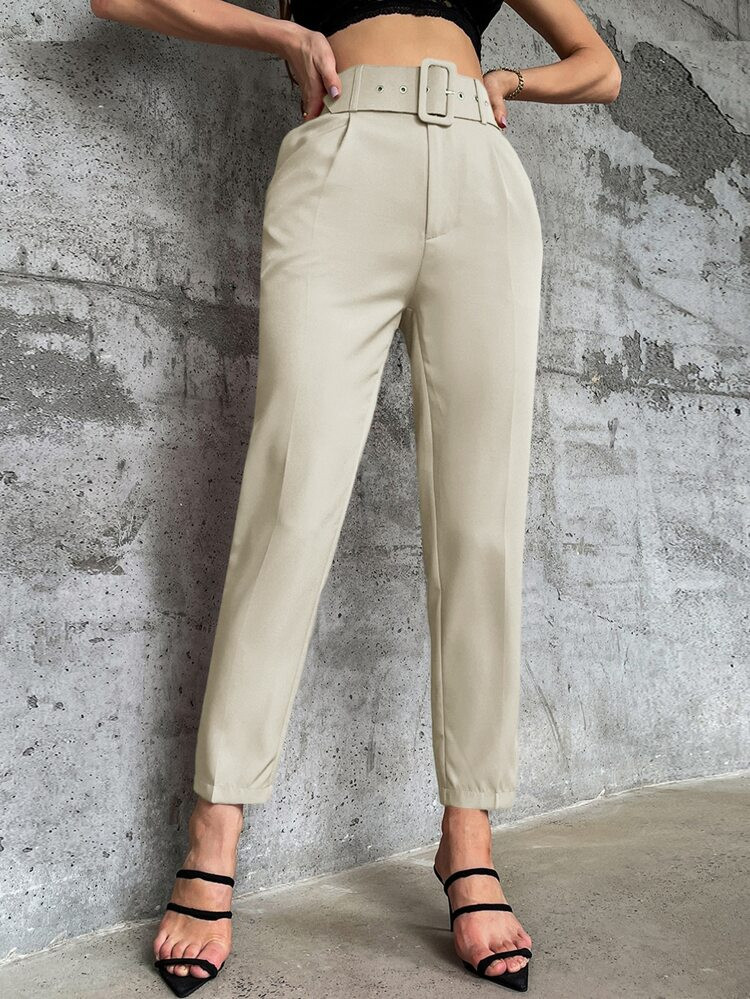 Pantalones cónicos unicolor con cinturón | SHEIN