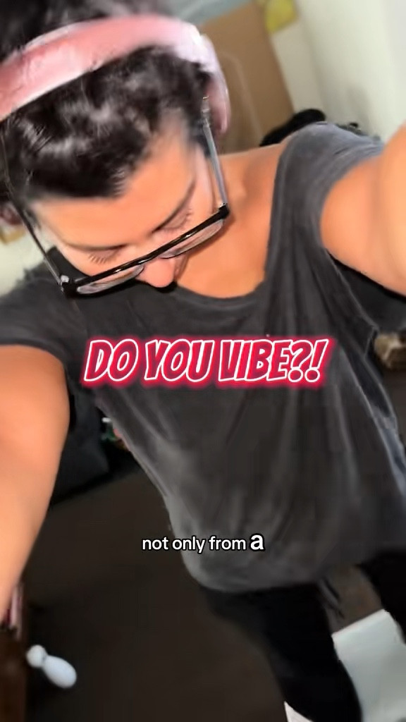 Do you vibe?! 💥💪🏽

✨Benefits: 
- Helps improve circulation
- Can reduce muscle tightness and soreness
- Supports flexibility and mobility
- May assist with lymphatic drainage
- Adds intensity to workouts with minimal effort
- Helps engage more muscle fibers during exercises
- Can aid in balance and stability training
- Low-impact option for active recovery
- Convenient for quick at-home sessions

#merach #vibrationplate #fitness #health #giftideas

#LTKGiftGuide #LTKHoliday #LTKSaleAlert