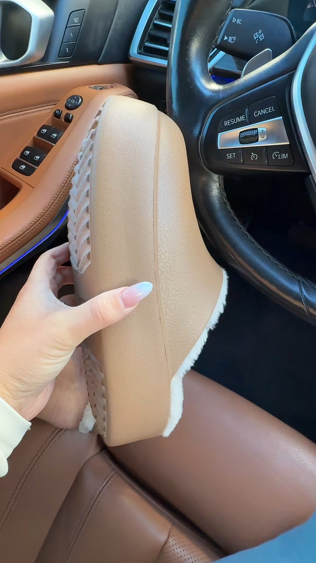 Meet the Crocs Dylan Clogs — where comfort meets clean design.
These are the ultimate “throw-on-and-go” shoes that still look elevated. Linked on my LTK 🔗 

#LTKShoeCrush
