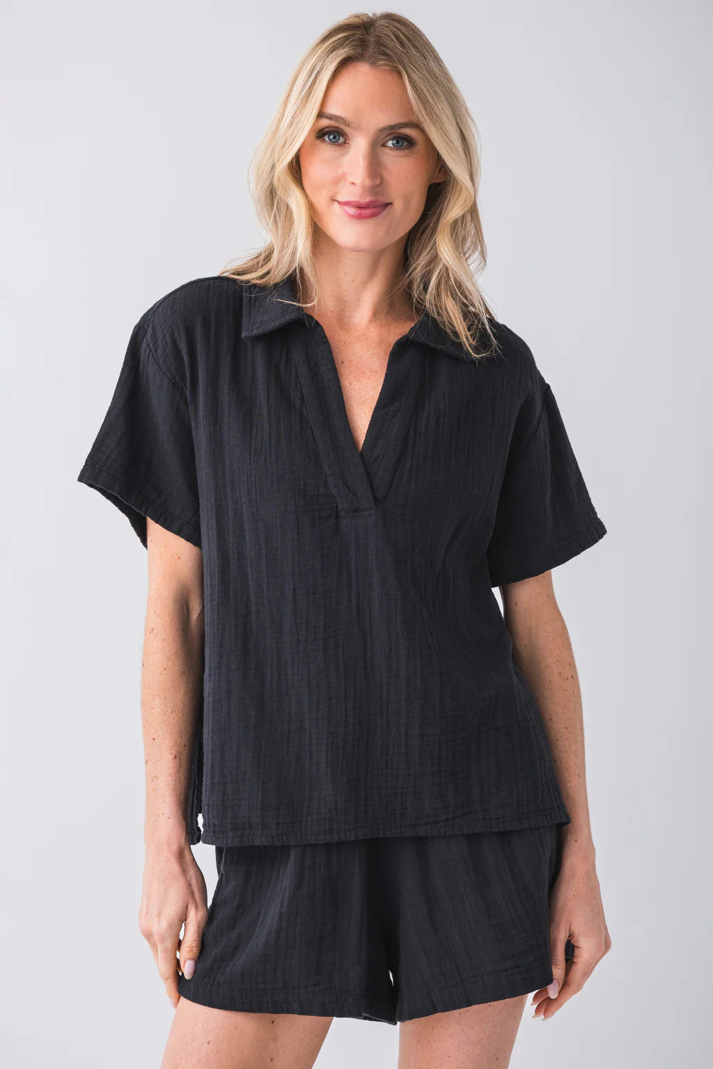 Elan Collared Top | Social Threads