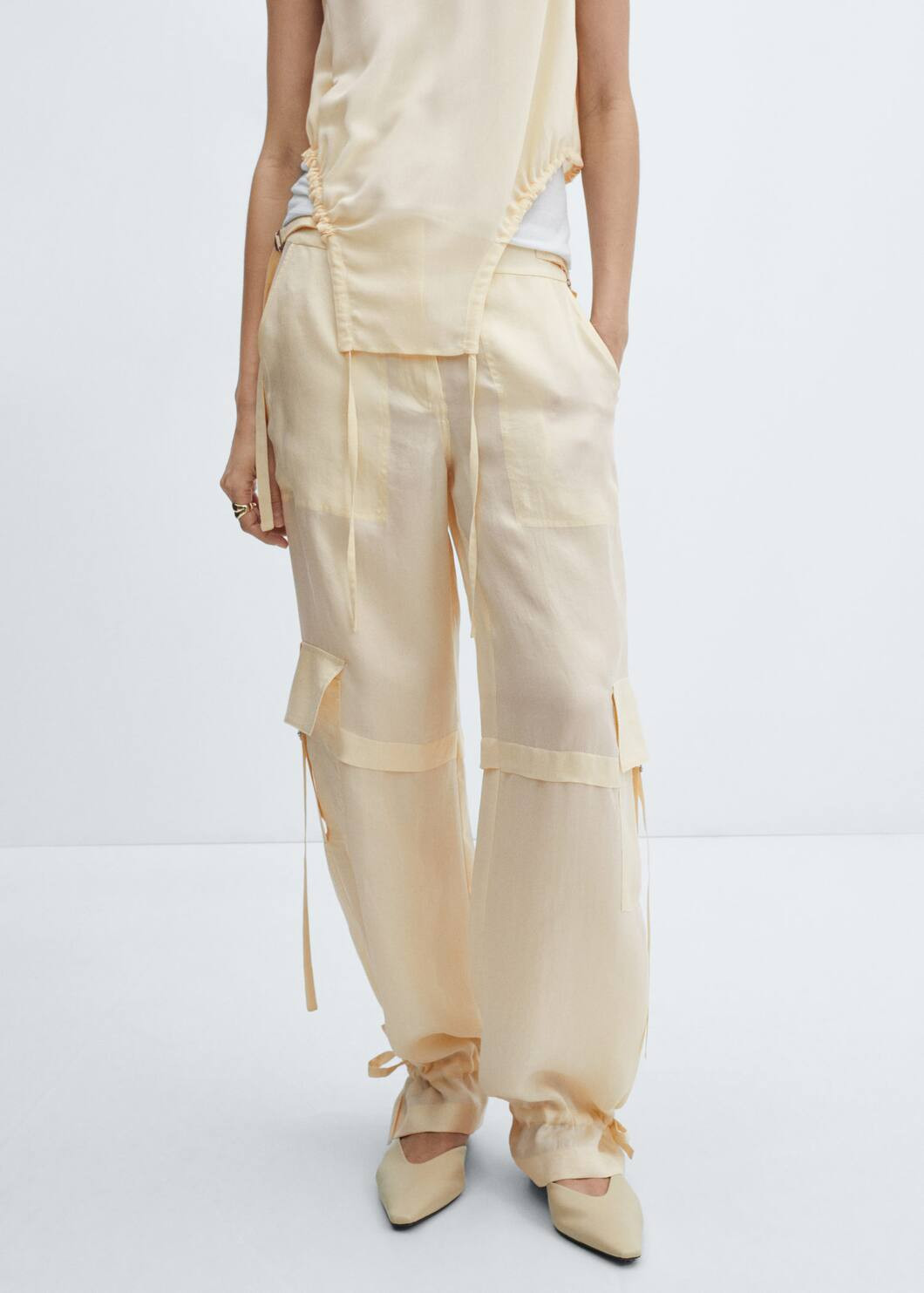 Lyocell cargo trousers | MANGO (UK)