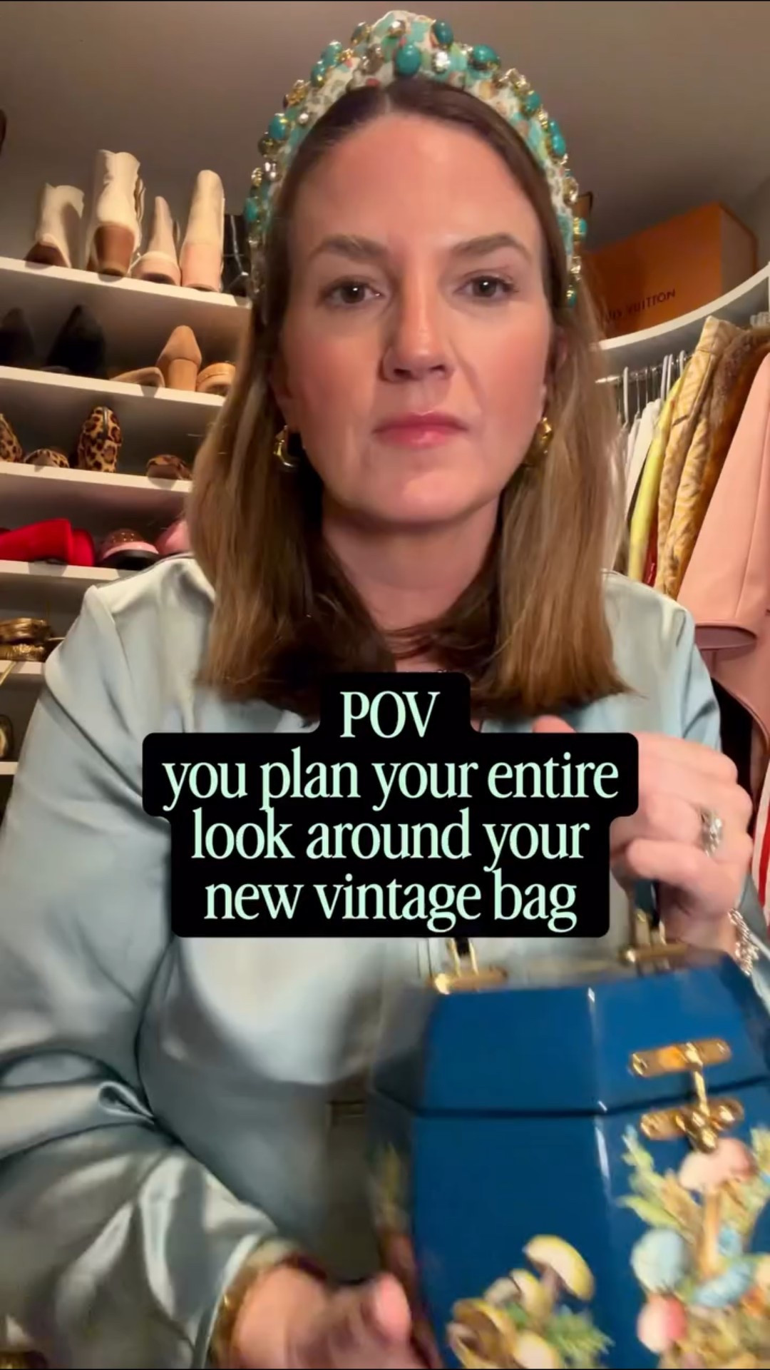 I found this bag in @homewithhillary_ ‘s booth at @willowcreekantiques_ and styled it with the perfect outfit to match!

I even found another bag like it on eBay, and I’ve linked that plus the rest of my look. 

#LTKgrwm