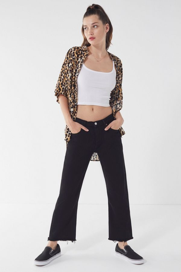 Urban Renewal Recycled Frayed Cropped Levi’s Jean | Urban Outfitters US