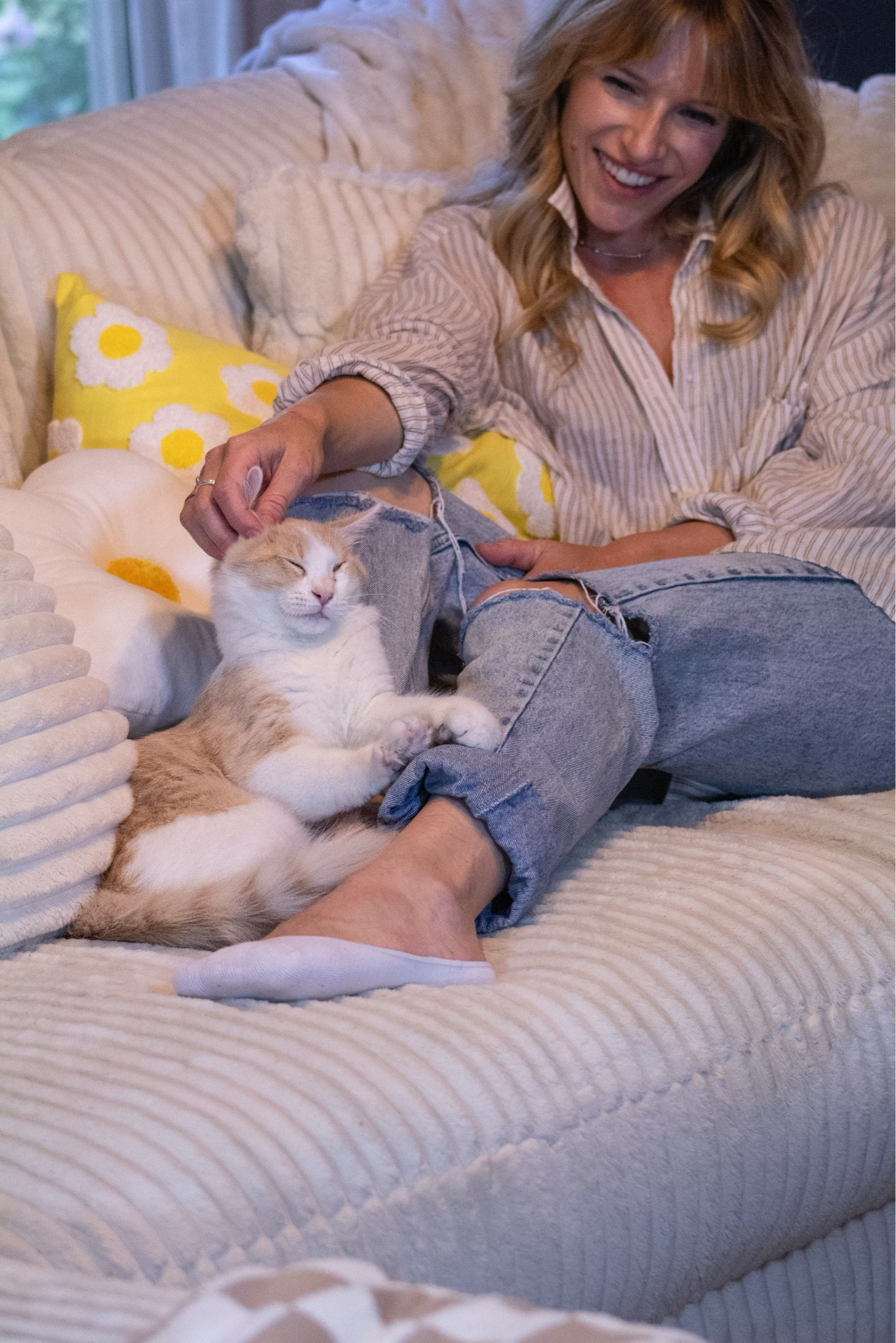 Shop my staple Mom Style fit with relaxed jeans & a lightweight button down🤍

#LTKStyleTip #LTKHome #LTKFindsUnder100