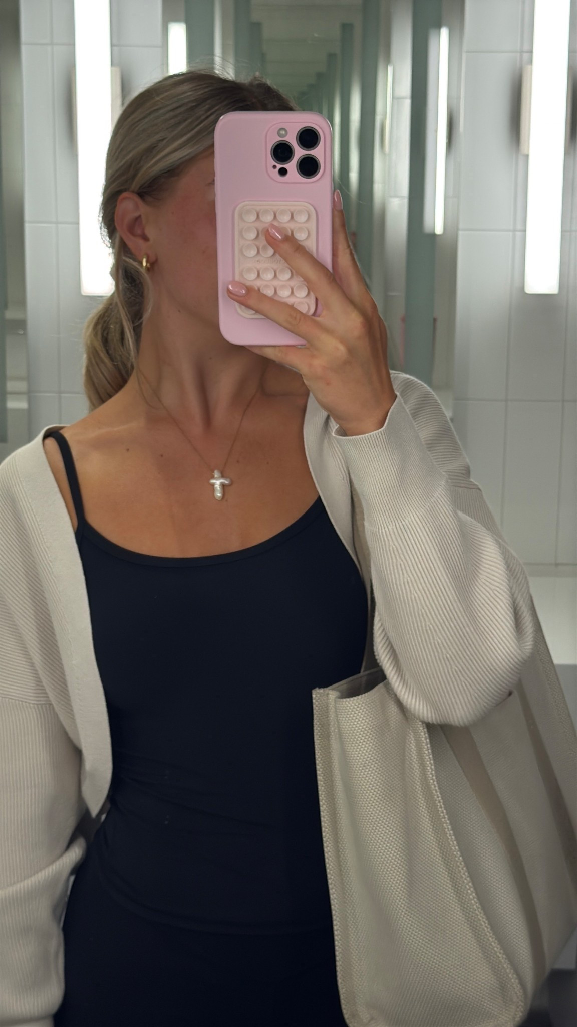 Cozy shrug perfect for class 

College cozy shrug outfits college outfits 