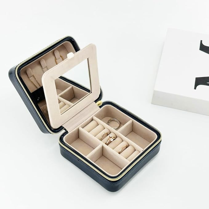 Brouk & Co Pearl Travel Jewelry Case (Navy) | Amazon (US)