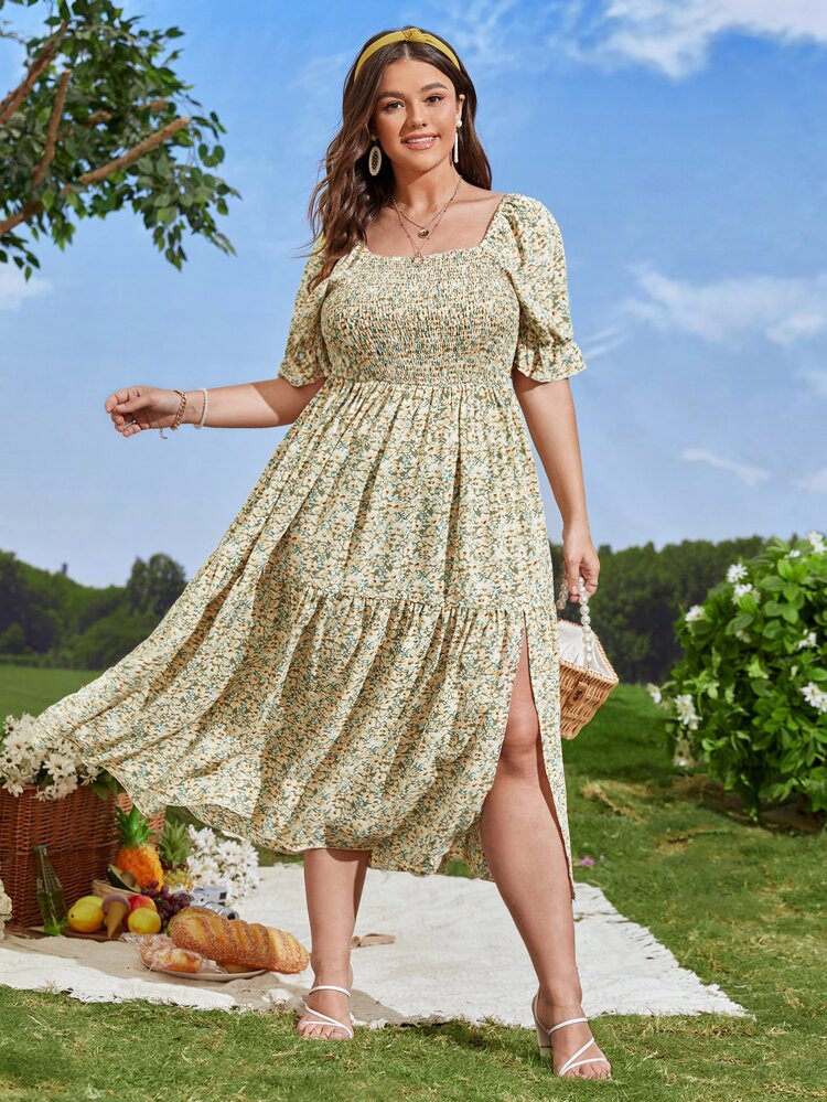 Plus Ditsy Floral Print Shirred Split Thigh Ruffle Hem Dress | SHEIN