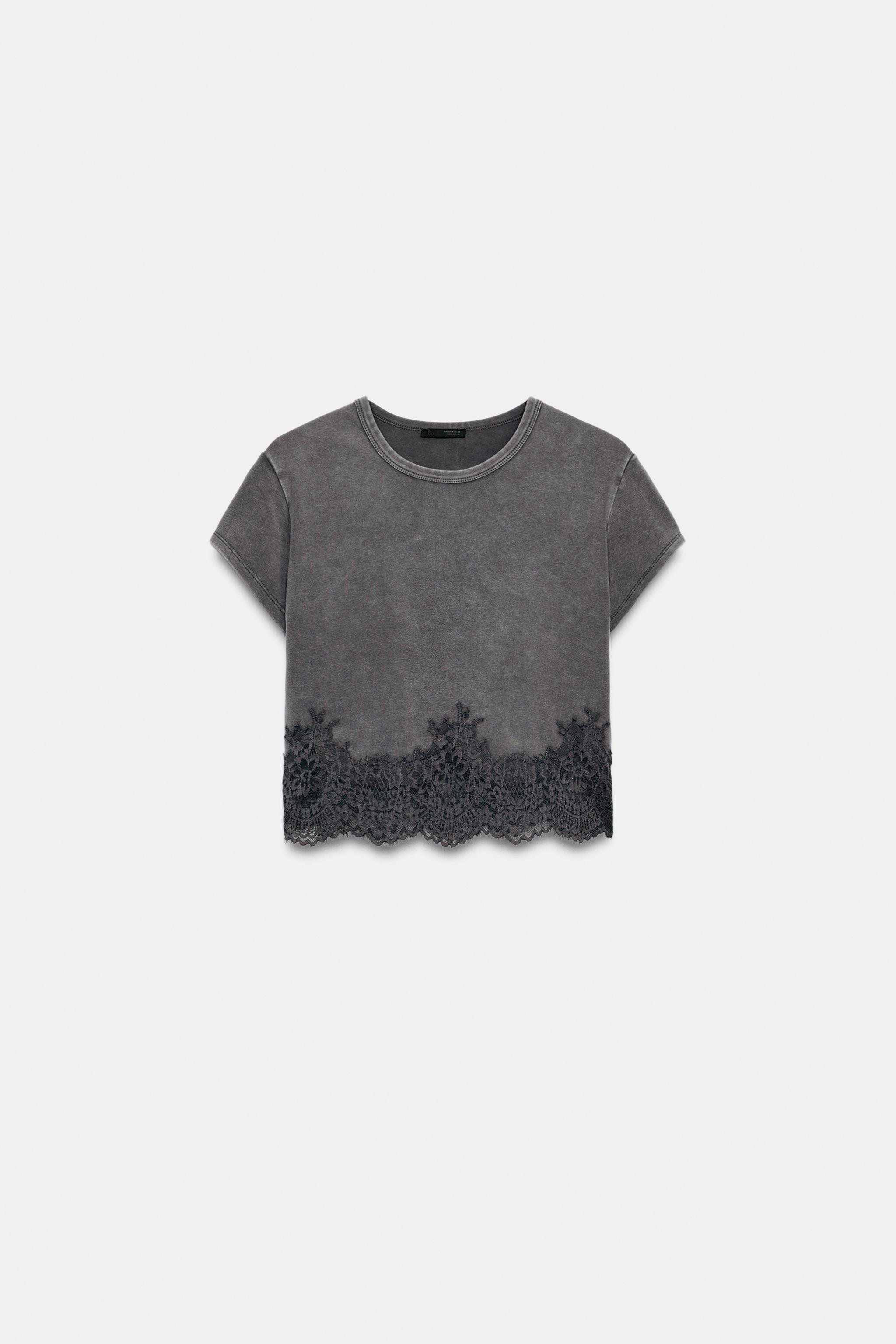 SLIM FIT - CREW NECK - CROPPED - SHORT SLEEVE. T-shirt made with a cotton blend yarn. Features a ... | Zara US