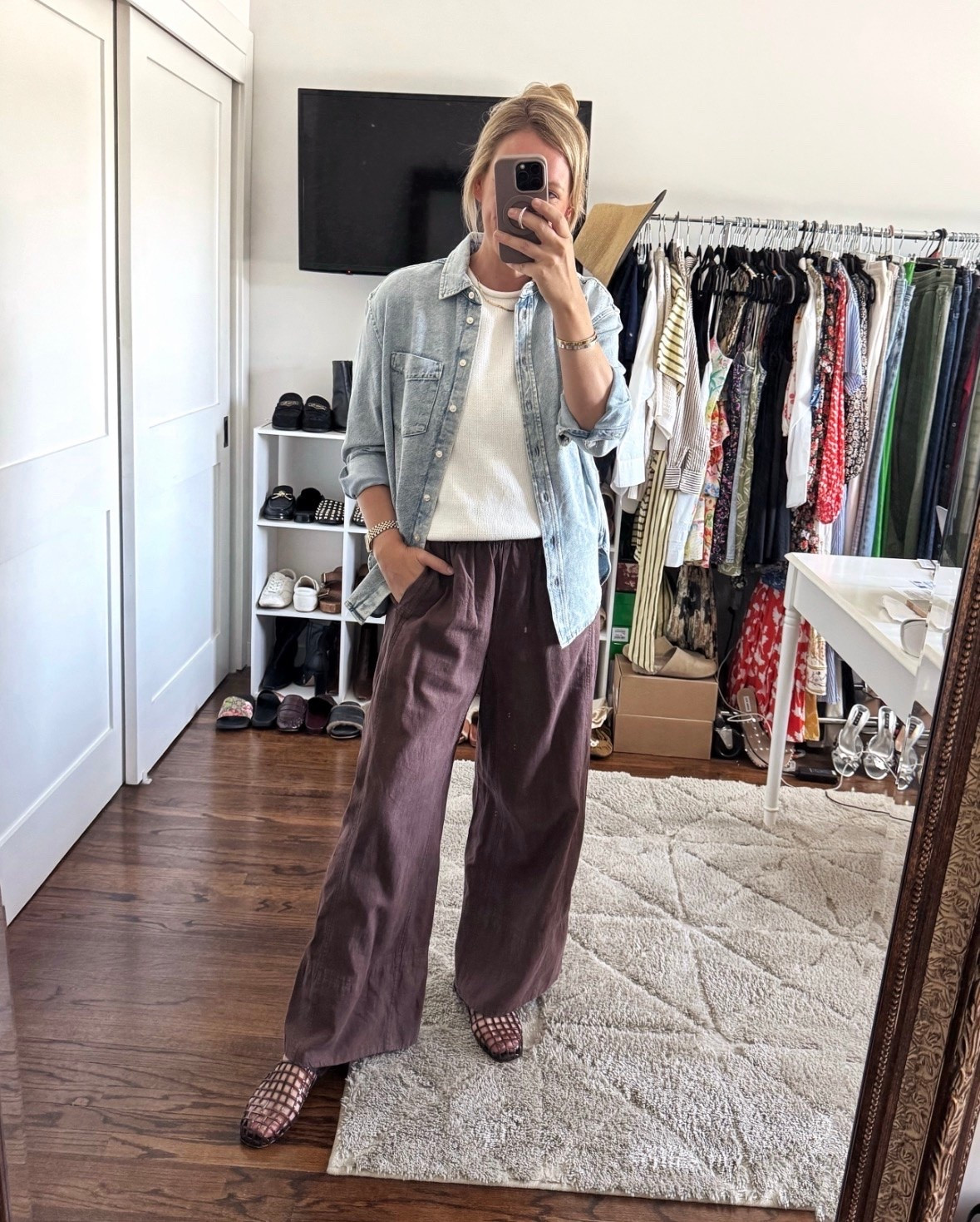 These fave linen pants just got a full size restock. (Wearing a small). Shoes on sale - use code EXTRA30 on Shopbop

#LTKootd #LTKSaleAlert