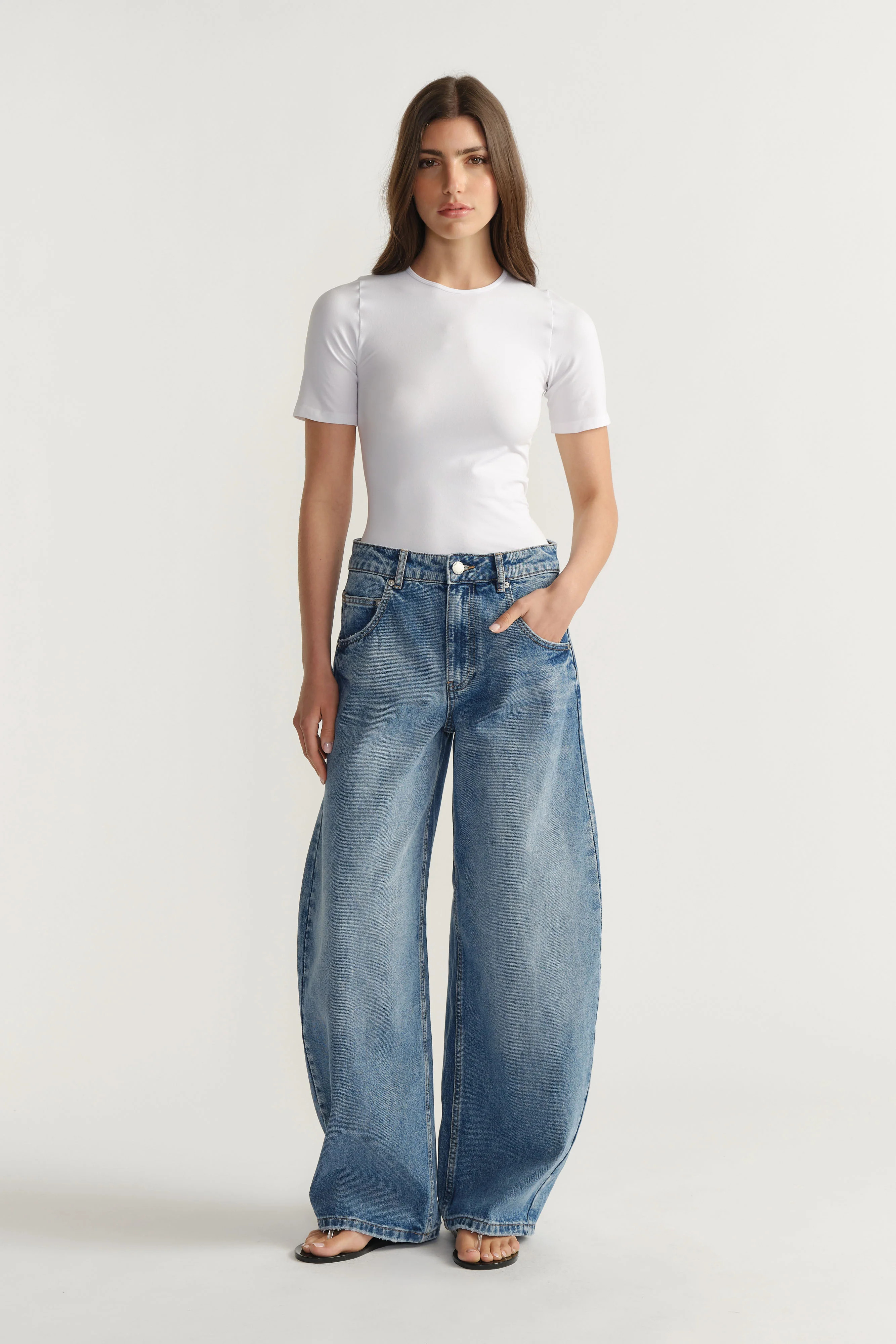 Seamless Fitted Tee - White | DECJUBA