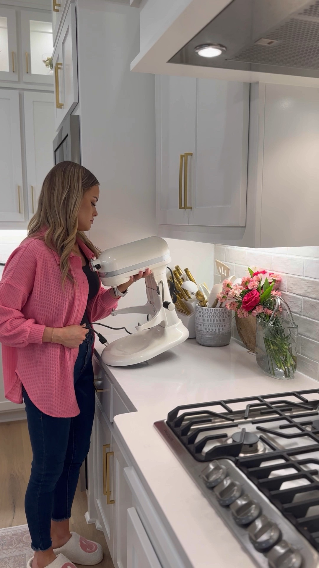 THE BEST BANANA BREAD 🫶🏼

BANANA CHOCOLATE CHUNK BREAD 
- Combine 1 cup sugar + 1 cube softened butter 
- add 2 eggs in mixer 
- Mash 4 ripe bananas ( the more ripe the better! ) I make this when our bananas are on the way out 
- Lightly Stir bananas in until combined 
- Add  1+1/4 cup flour to the mixer along with 1 tsp baking soda 
- Stir in 1 cup chocolate chips 
- Preheat oven to 325 and cook for about 30 mins. Keep an eye on them, best when slightly underbaked 👏🏻
- Enjoy 💕

#LTKsalealert #LTKhome #LTKparties