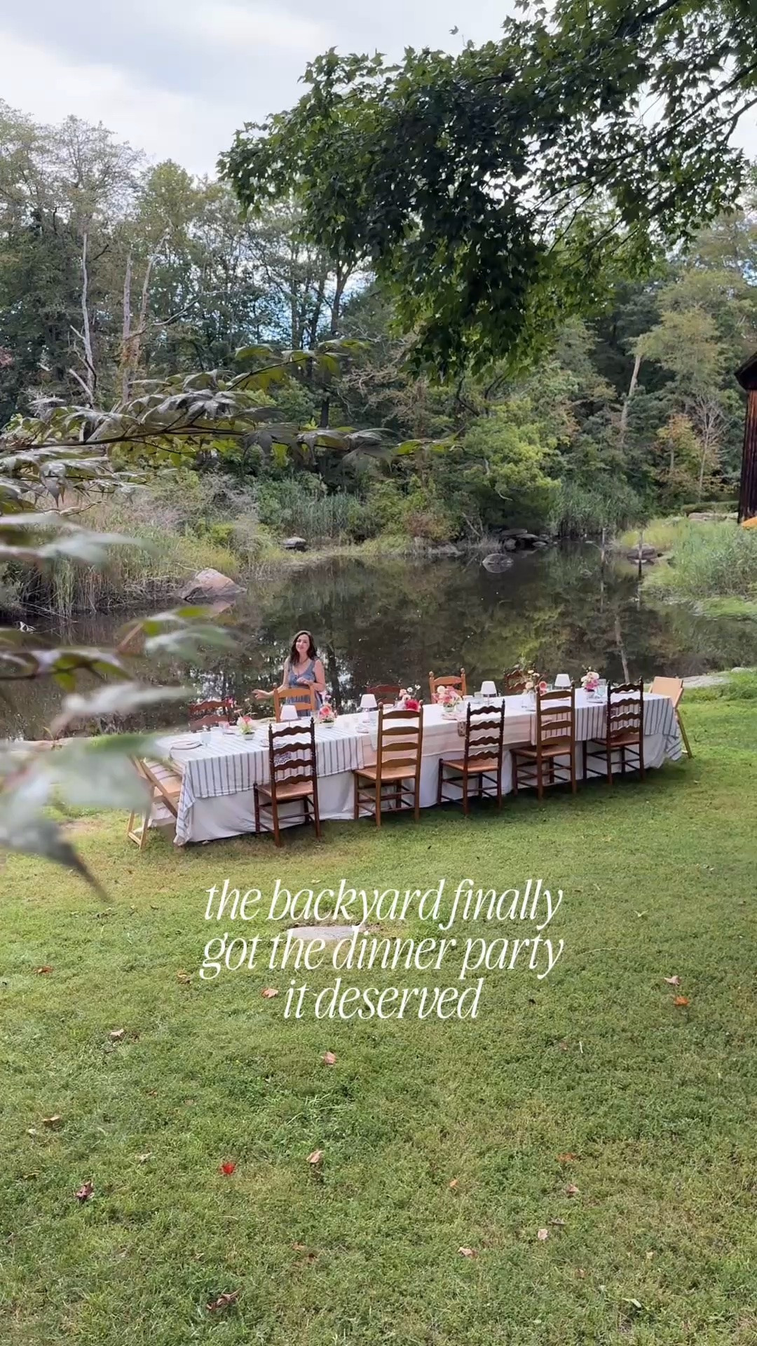 my first dinner party in connecticut! i think it was worth schlepping every chair down to the river but man that was a lot 😆