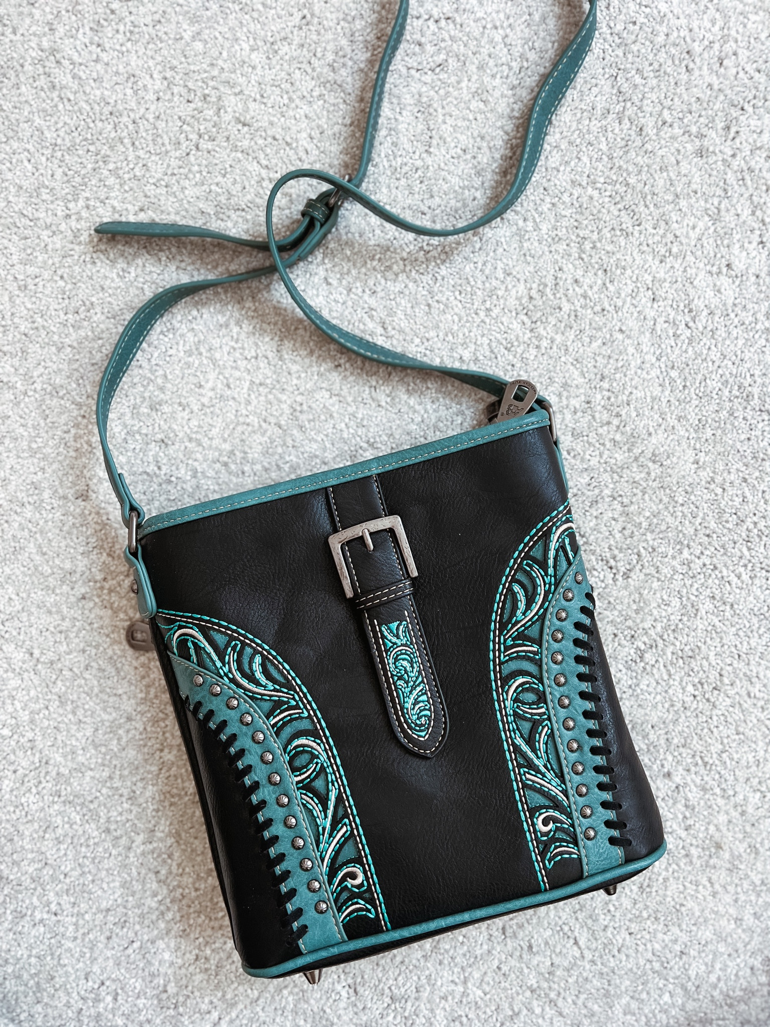 American Bling Crossbody Handbag for Women Vegan Leather Shoulder Bag Medium Size Crossbody Purse with Wallet 2PC Set 🤍 

#LTKU #LTKstyletip #LTKunder50