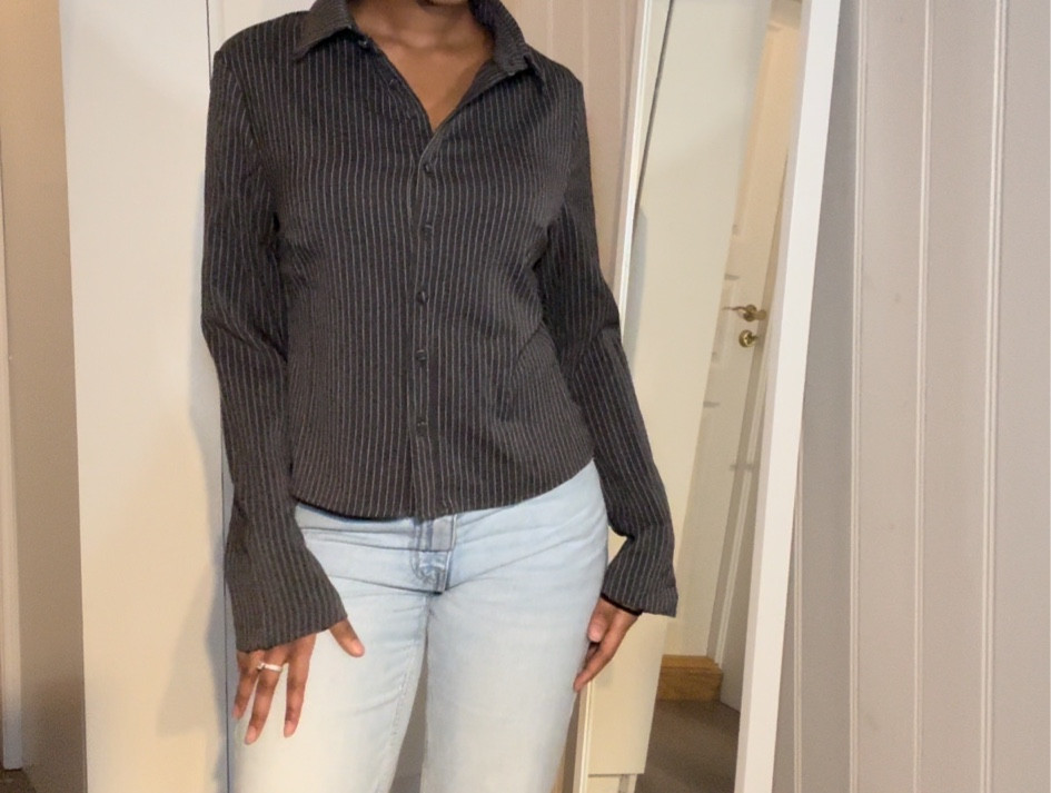Striped shirt size M