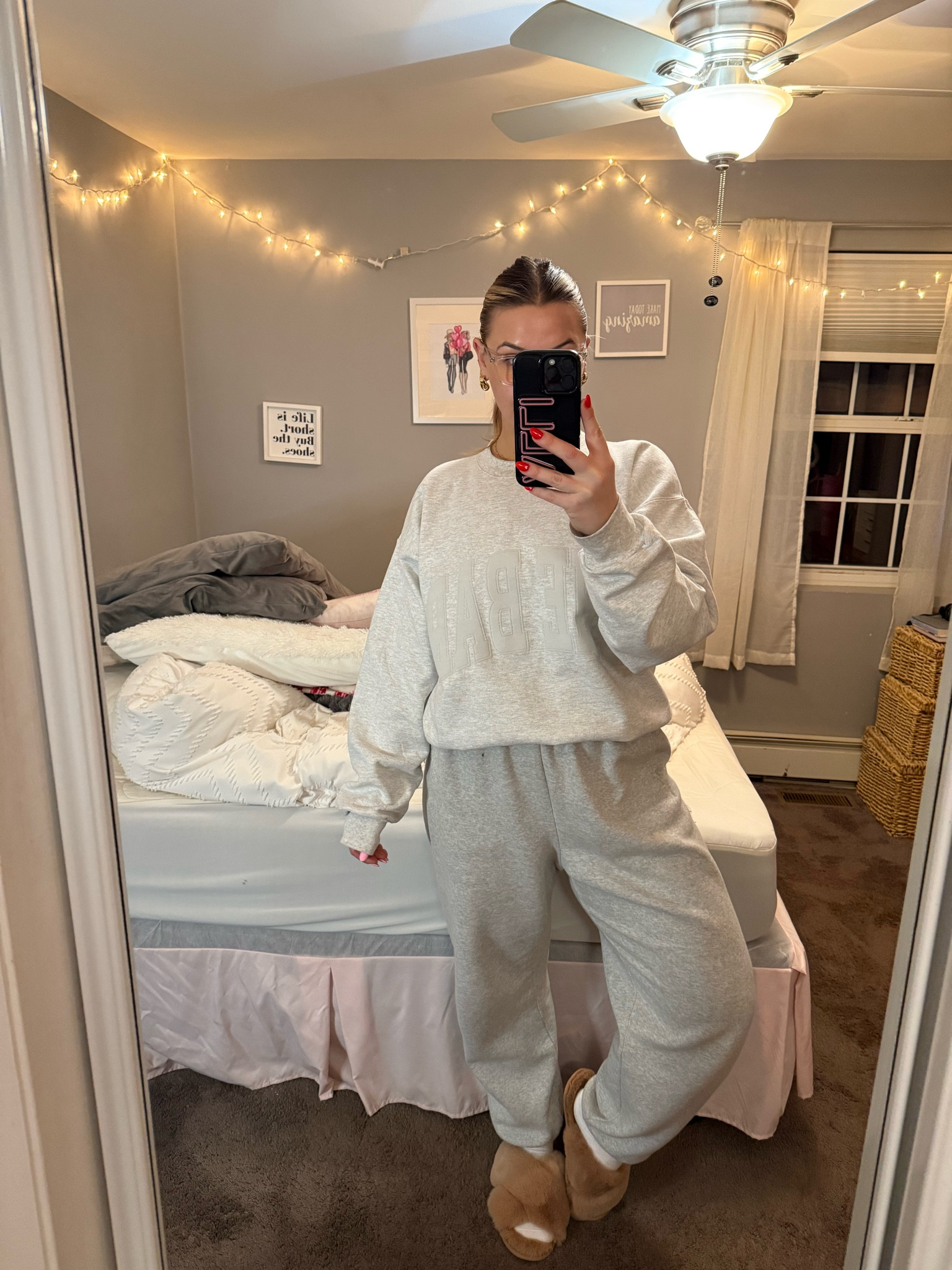 Sundays in sweats >>> 

#LTKStyleTip #LTKMostLoved #LTKFindsUnder100