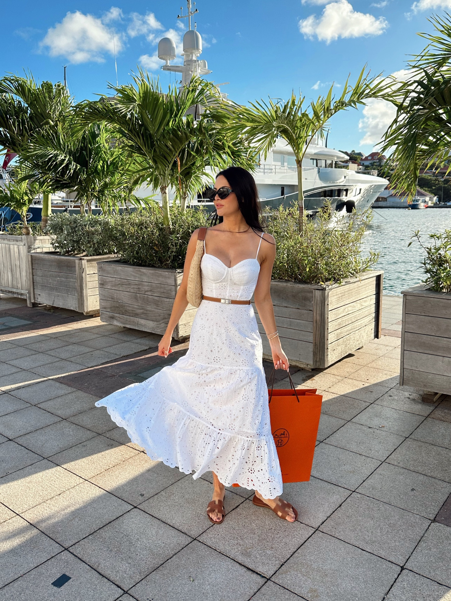 Perfect spring/summer eyelet dress! 🤍 I'm wearing XS for reference 