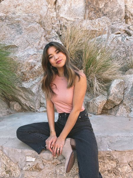 A cute yet casual Madewell look while in Joshua Tree!

Top: XXS/XS
Bottoms: 00/0
Shoes: 6

#fall
#fallfashion
#fallstyle
#falloutfits
#madewell
#travelfashion
#travel
#blackjeans
#blackdenim
#jeans
#denim
#minimalisticfashion
#petitefashion 
#joshuatree

#LTKtravel #LTKSeasonal #LTKstyletip