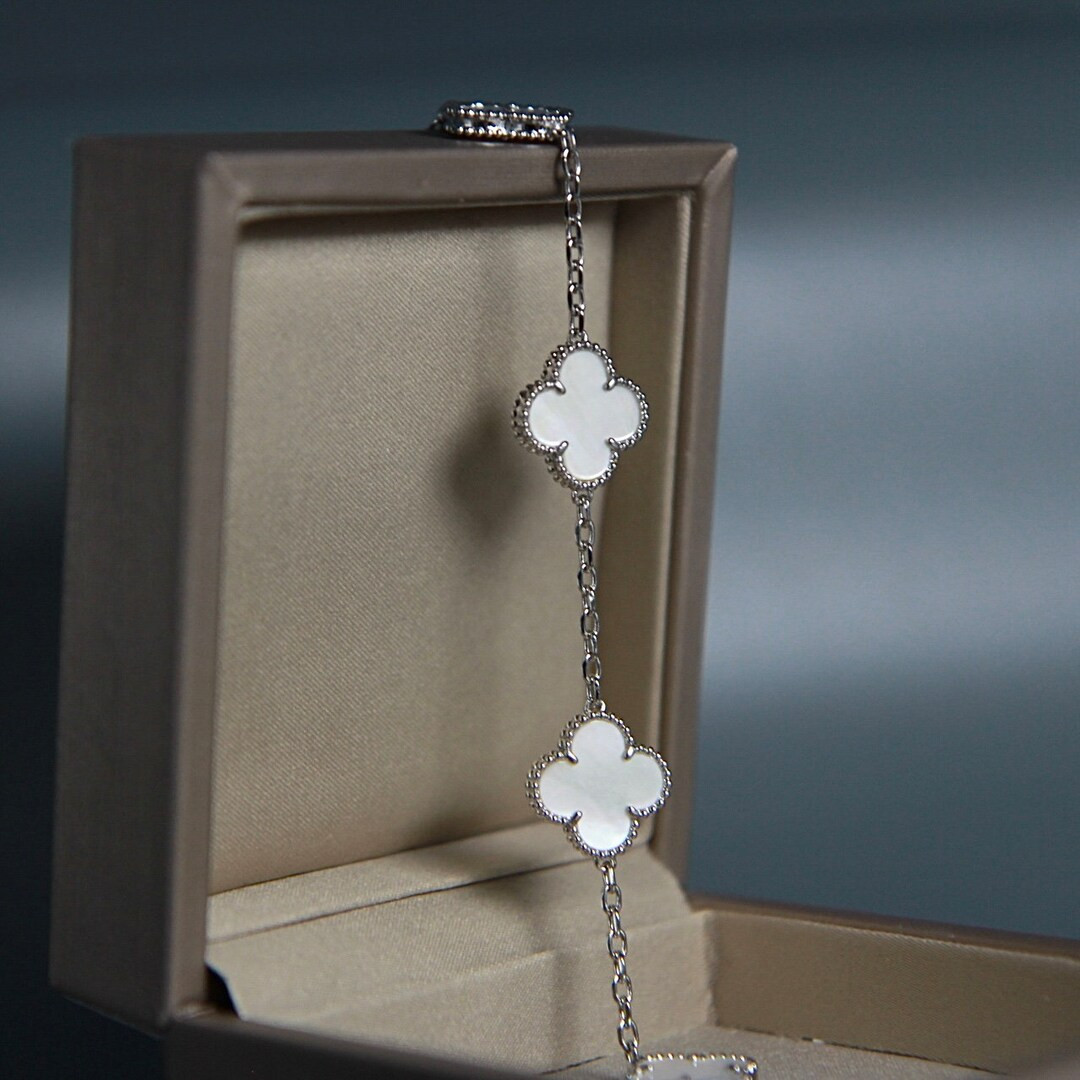 Double-sided White Gold Mother of Pearl Clover Motif Charm - Etsy UK | Etsy (UK)