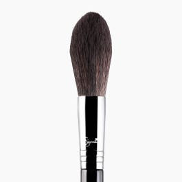 F37 Spotlight Duster™ Brush - Black/Chrome | Sigma Beauty