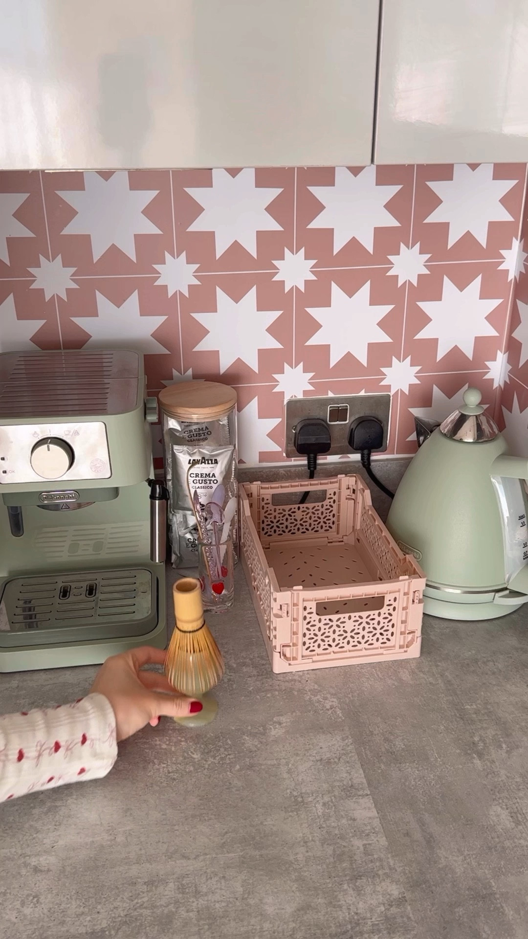 Creating a cafe station bar in the corner of my kitchen ☕️