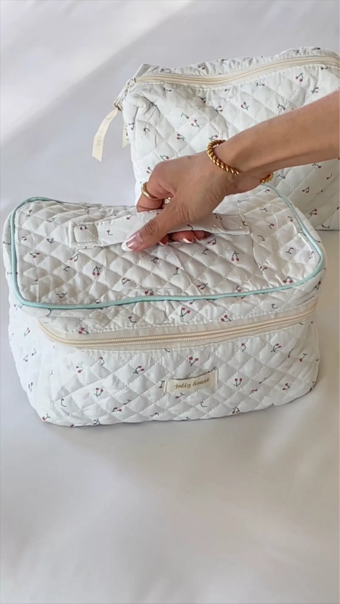 Zeyune 2 Pcs Cotton Quilted Makeup Bag Large Travel Coquette Bag