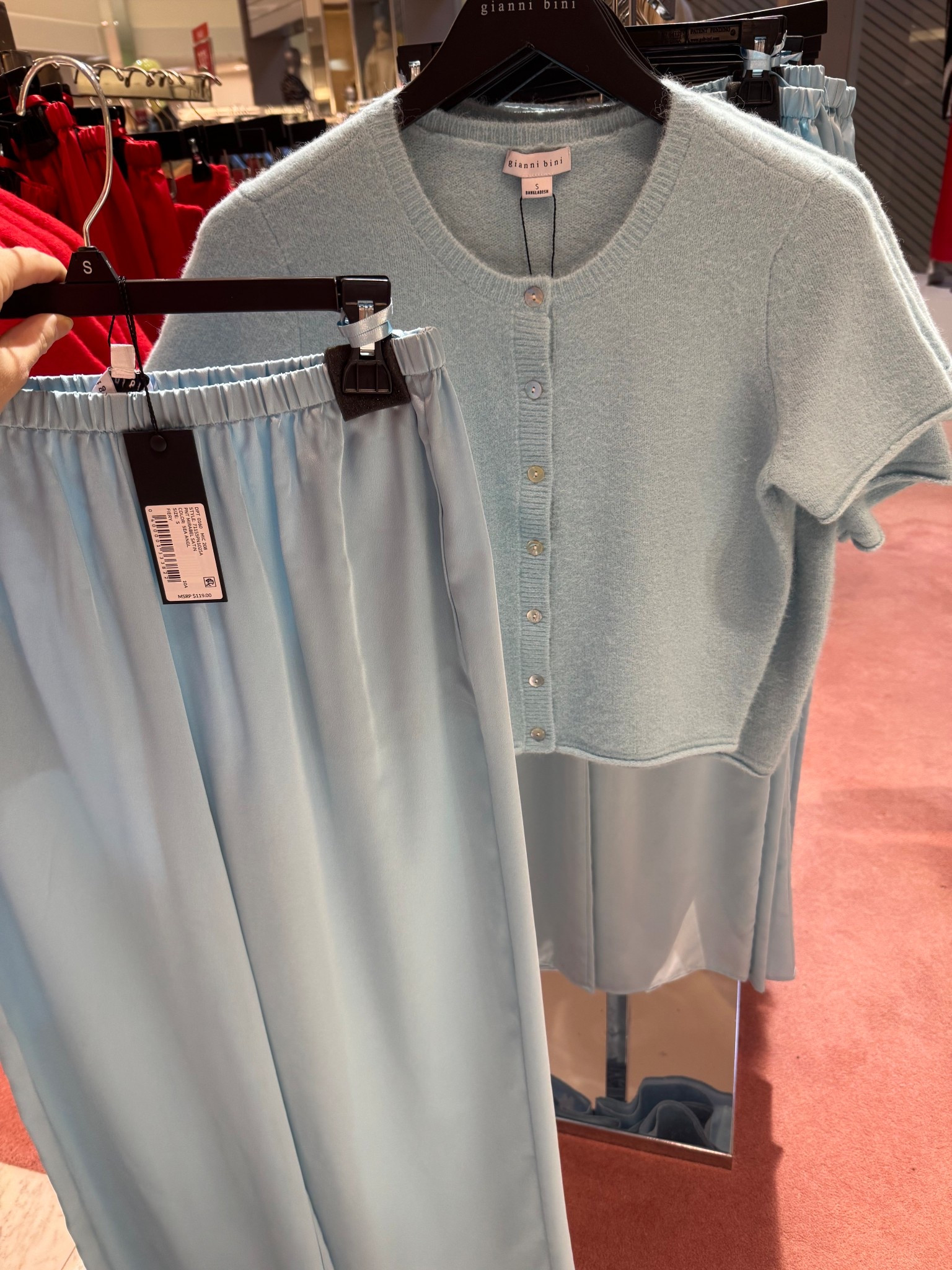 Pictures don’t do this set justice! The color is sooo good 

#LTKHoliday