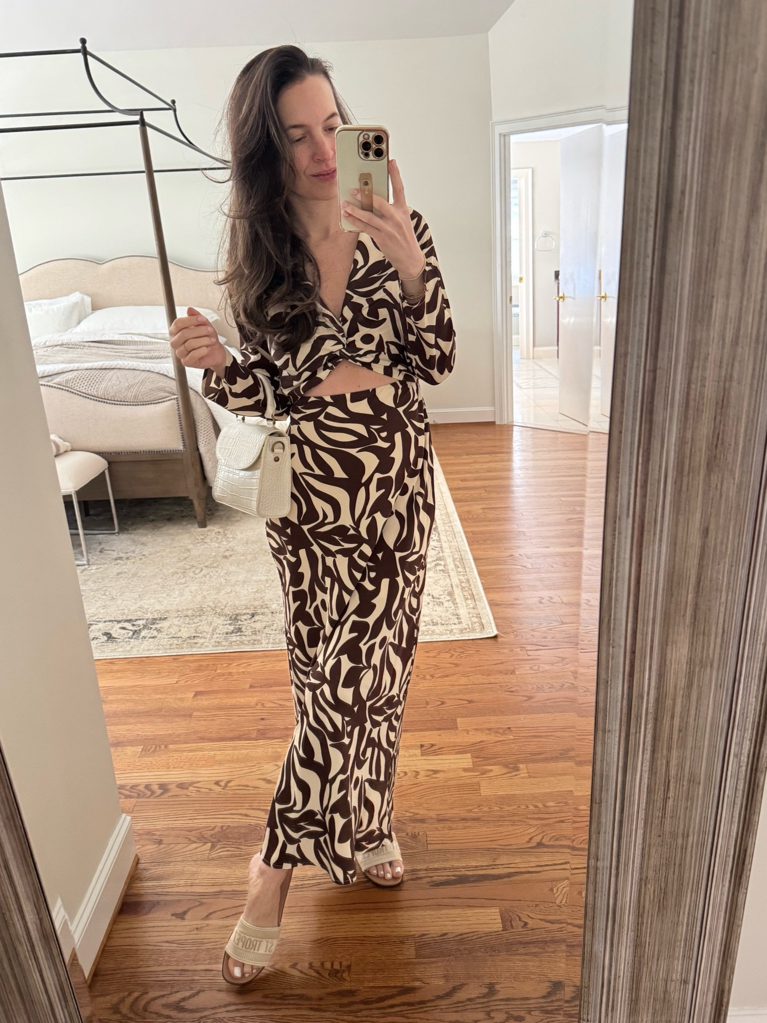 Obsessed with this maxi dress, wearing XS, it runs true to size. 25% off with AFLTK  

#LTKSaleAlert #LTKFindsUnder100 #LTKSpringSale