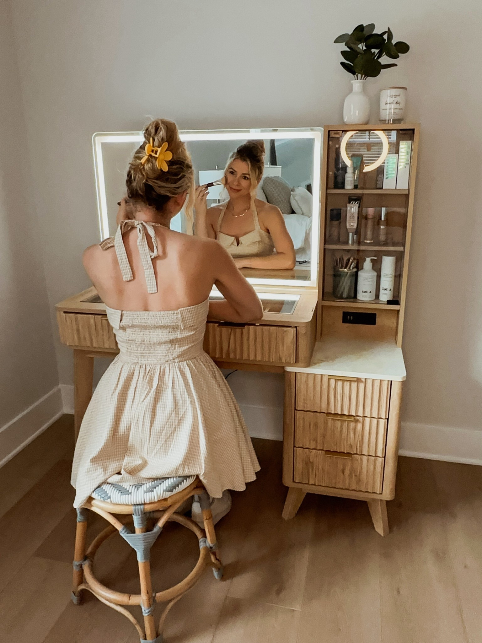 Amazon vanity for makeup organization, bedroom decor 

#LTKHome #LTKBeauty