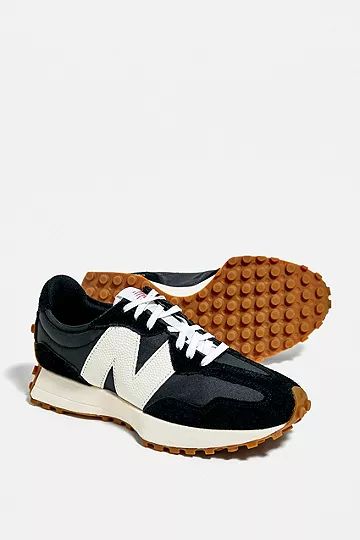 New Balance 372 Black & White Trainers | Urban Outfitters (EU)