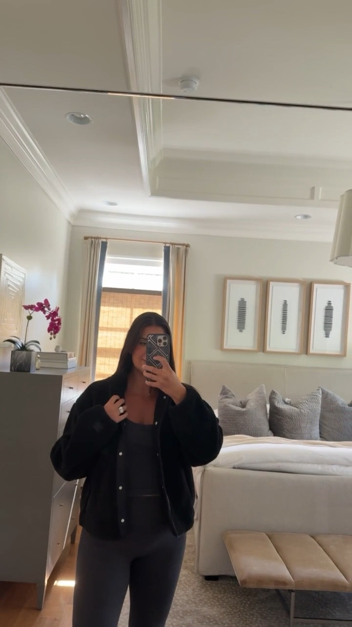 Teddy jackets 🧸

Tts: medium

Fabletics, fabletics activewear, activewear, athleisure, fitness, mom fitness, mom activewear, maternity, bump friendly activewear, boy mom, grace white

#LTKgrwm #LTKootd #LTKSeasonal