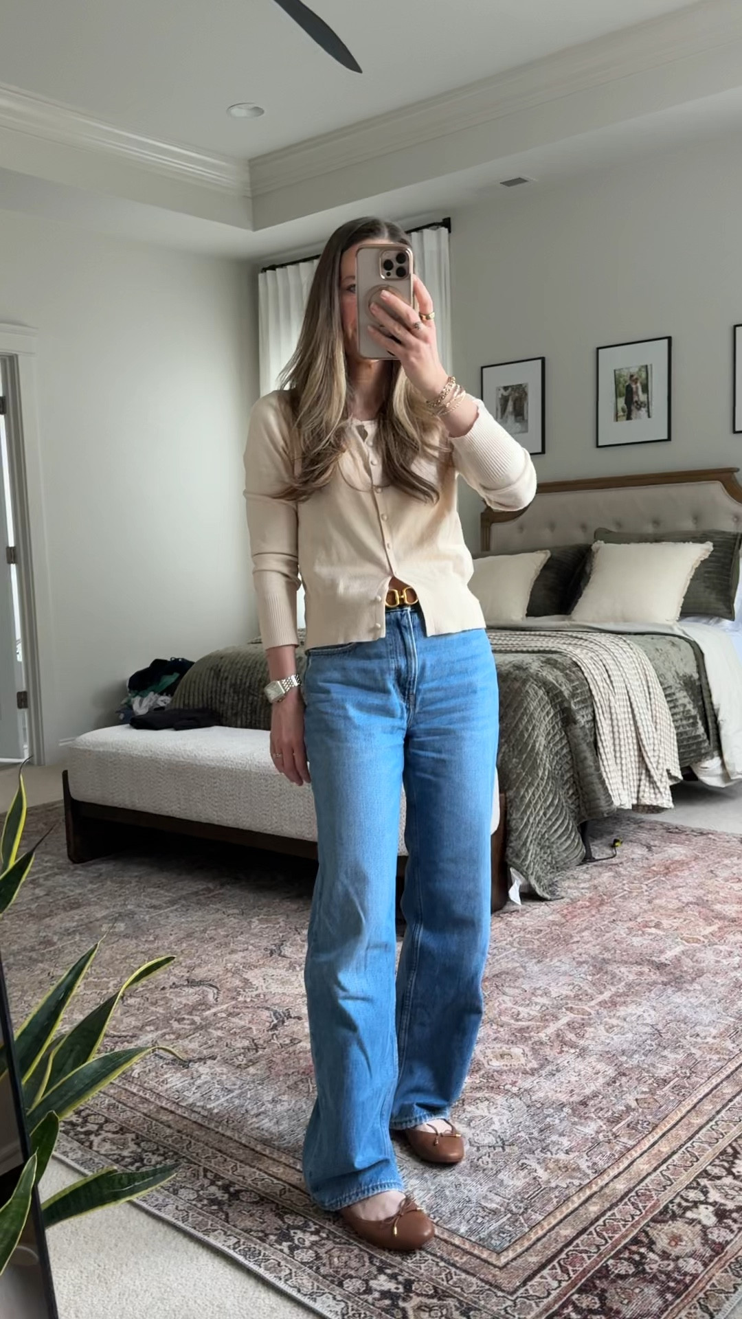 Easy spring outfit you can repeat all season 🤍

• Amazon lightweight cardigan (perfect layering piece)
• Abercrombie high rise loose jeans (25R)
• Ralph Lauren leather flats (comfortable from day one)

A neutral cardigan like this is one of those spring staples you’ll wear nonstop. It’s light enough for warmer afternoons but still gives coverage for chilly mornings. Paired with relaxed wide leg jeans and classic leather flats, it feels polished without trying too hard.

Perfect for:
• Spring capsule wardrobe
• Lightweight cardigan outfit
• Wide leg jeans outfit women
• Casual chic mom outfits
• Everyday elevated style
• Work from home outfit ideas

This is one of those effortless combinations that works for school drop-off, coffee runs, or casual meetings.

#LTKmomlife #LTKWorkwear #LTKootd

#LTKootd #LTKWorkwear #LTKgrwm