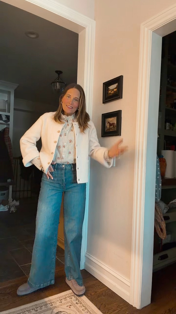 Outfit of the Super Bowl.  Who do you want to win or are you just in it for the commercials? 

#LTKOver40 #LTKgrwm #LTKmomlife